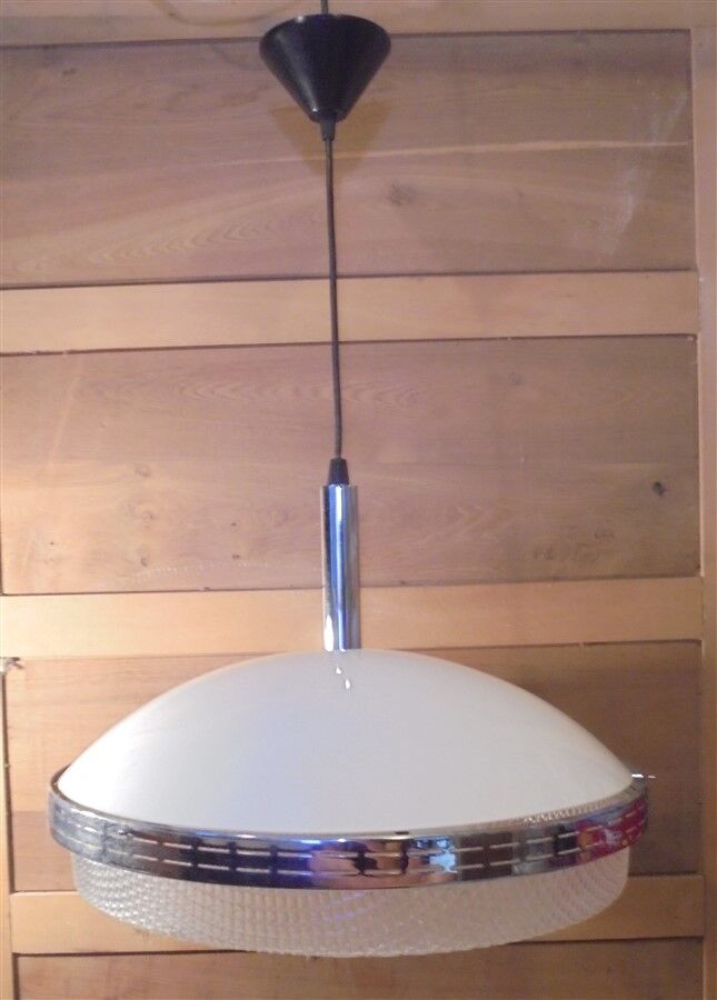 Large UFO suspension