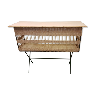 Rattan bar