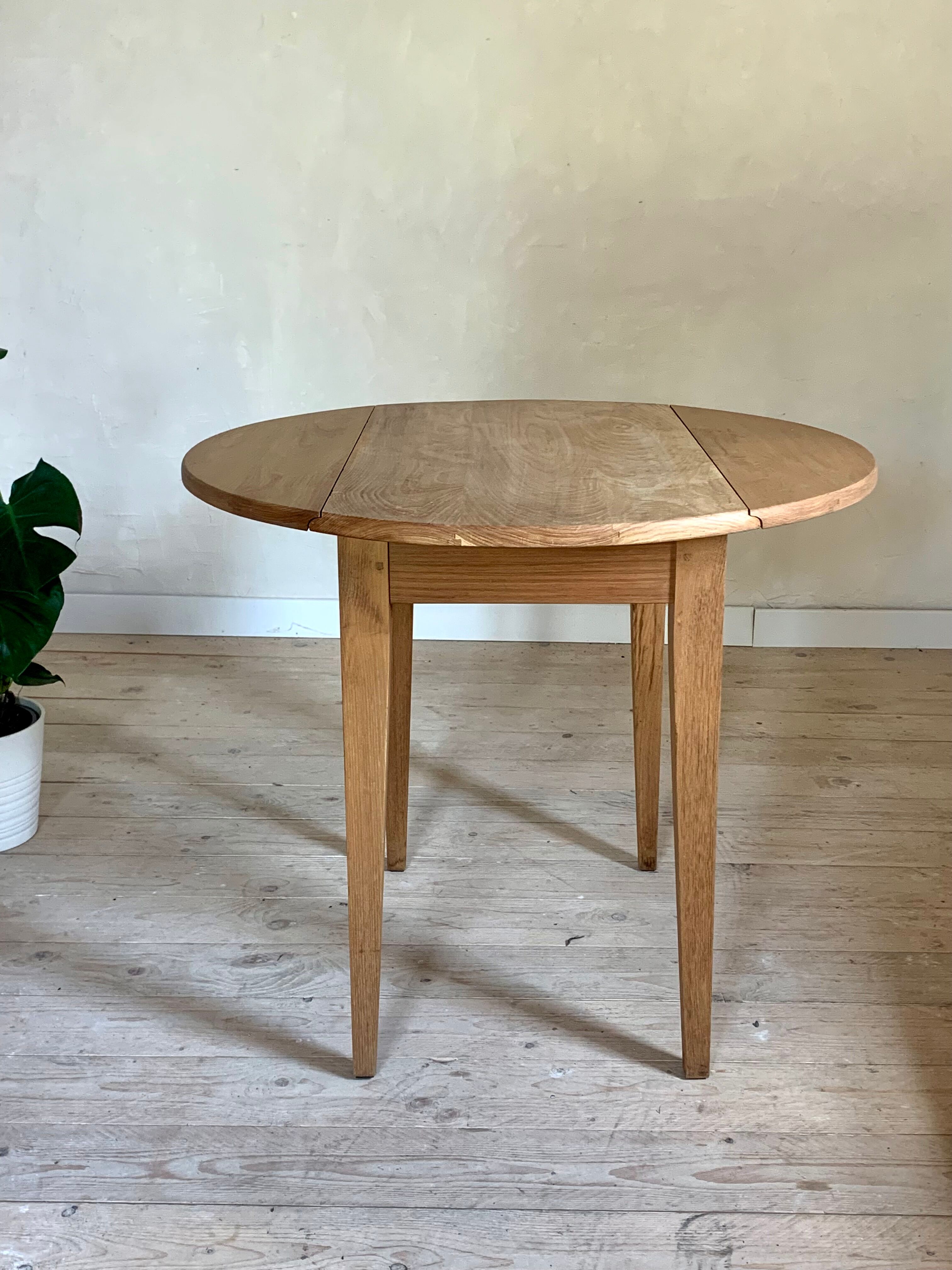 Modular table with vintage solid oak flap