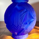 Vase art déco en persglas bleu givré, « Les nénuphars » Pierre D'Avesn