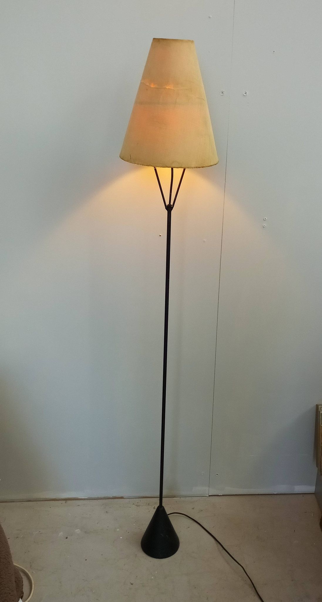 Premier lampadaire Vice Versa de Carl Auböck, Autriche, années 50