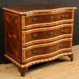 Majestueuse commode galbée style Régence en marqueterie de bois de rose et palissandre