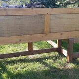 Corner bench