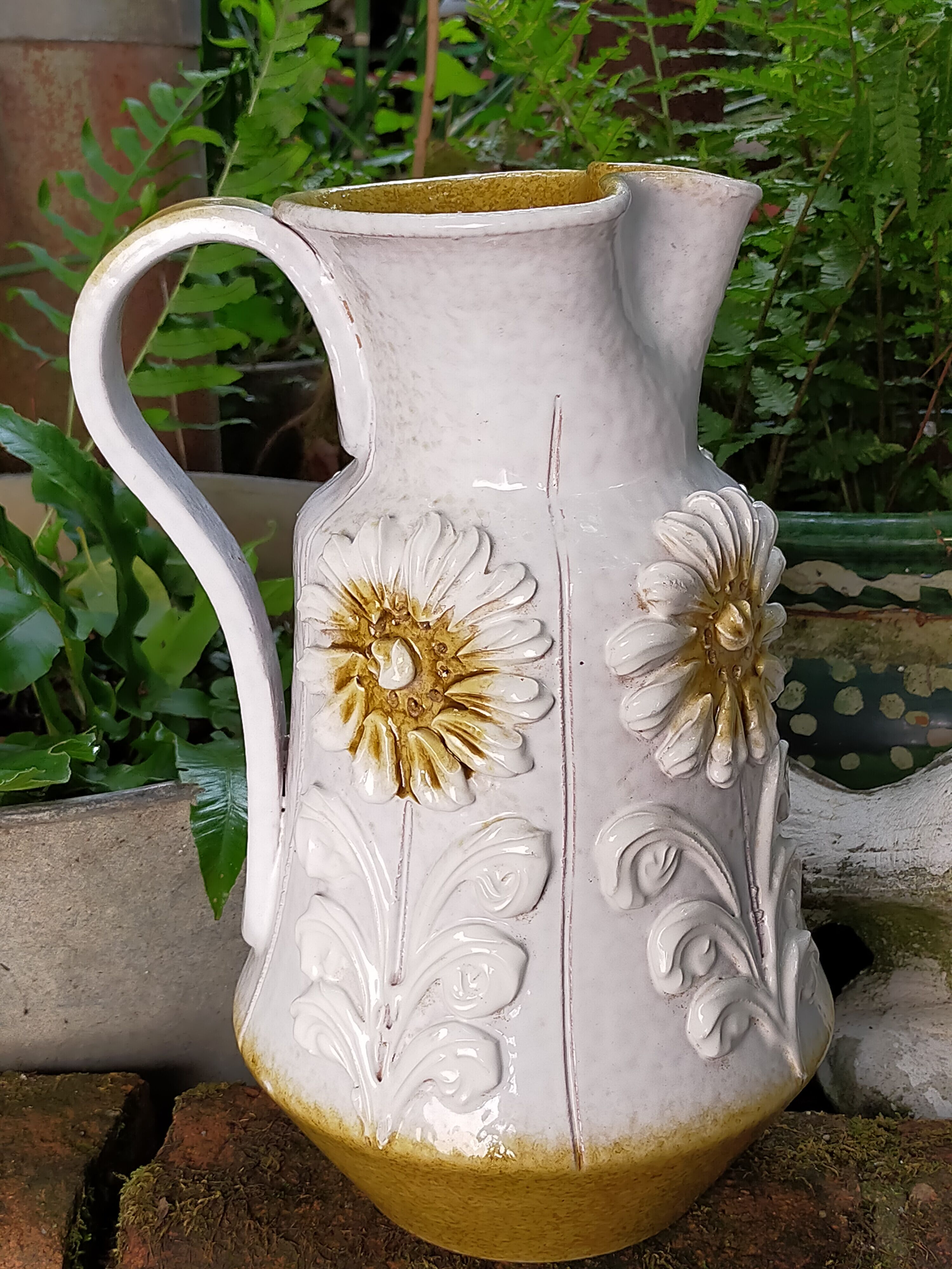 Vase céramique barbotine Italienne à anse