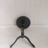 Tripod pedestal table