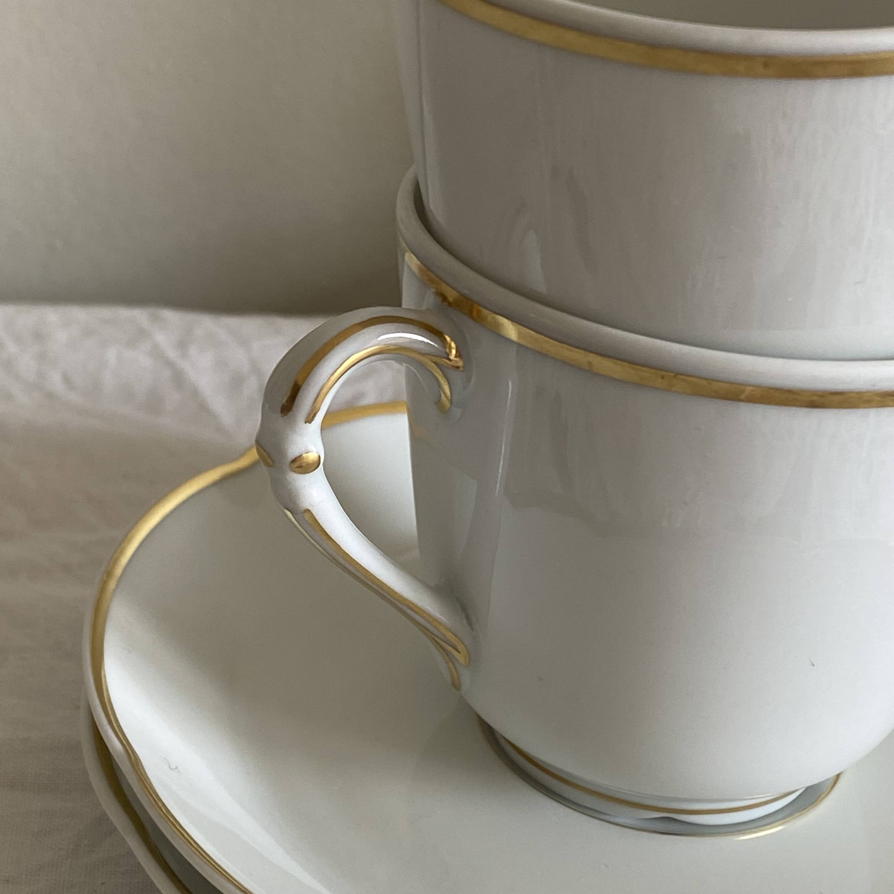 10 tasses à expresso et soucoupes en porcelaine Bernardeau Limoges Ronsard