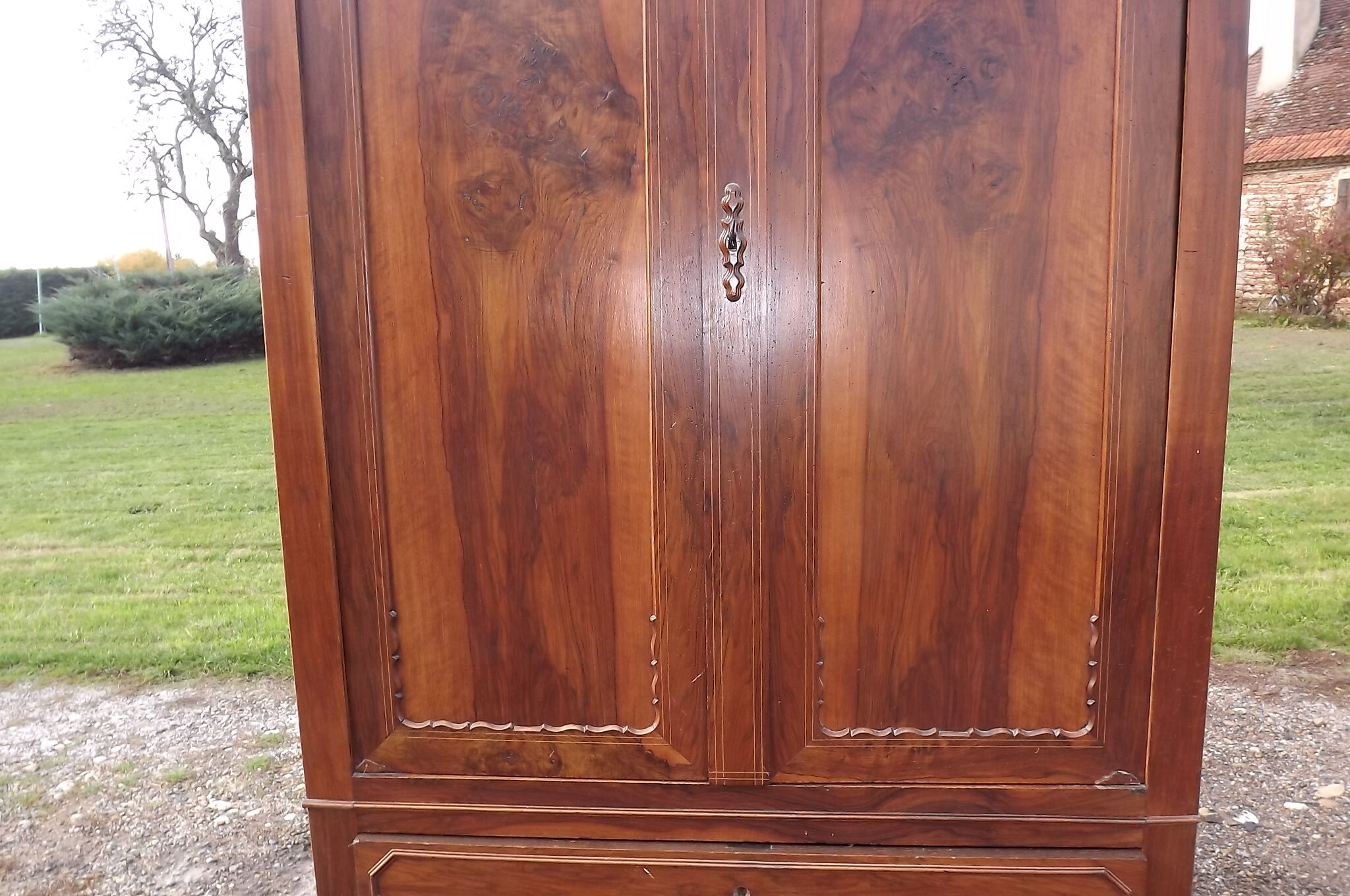 Armoire Louis-Philippe en noyer du XIXème