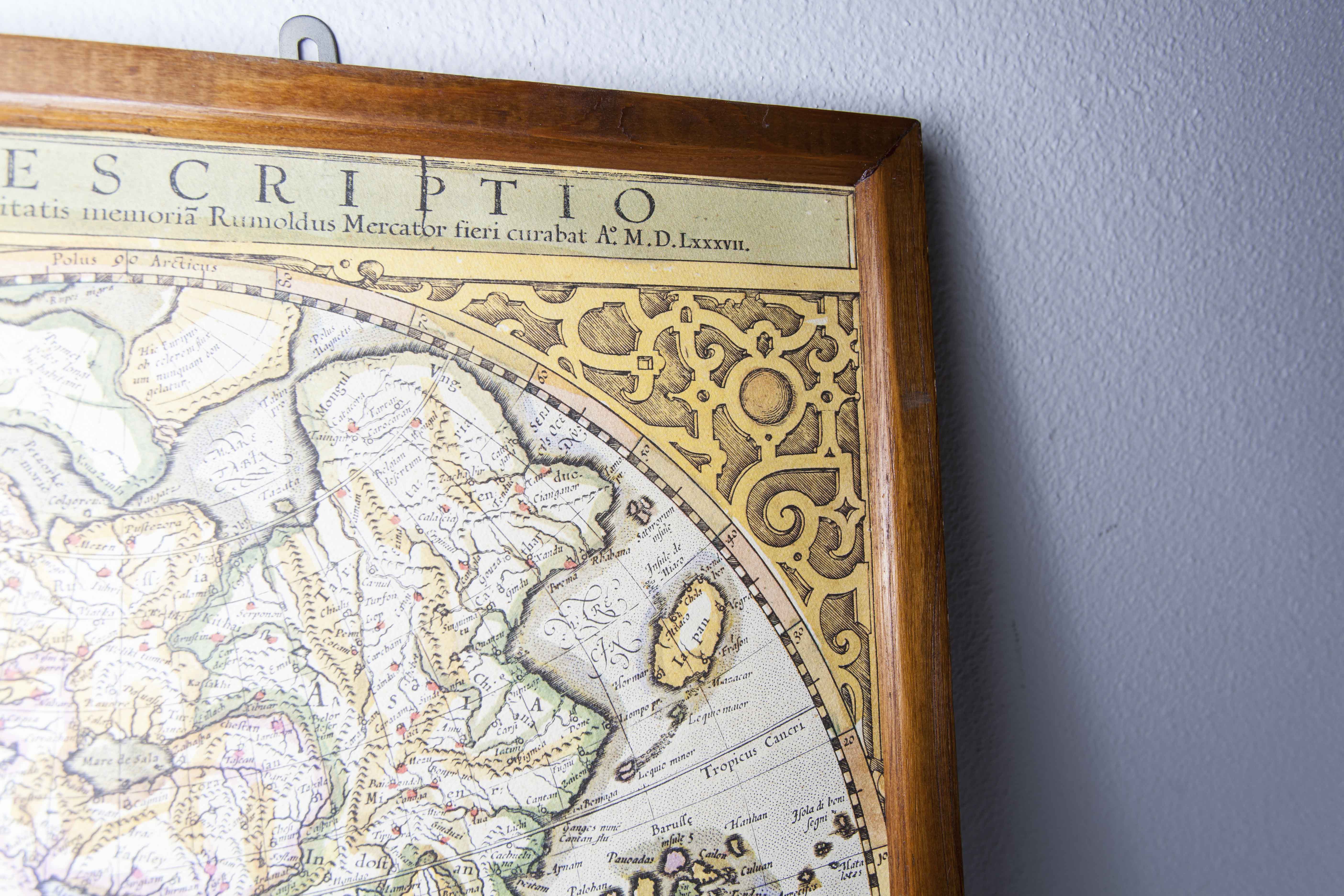 Frame and map "Orbis terrae compendiosa descriptio", Reproduction of an engraving Gérard Mercator