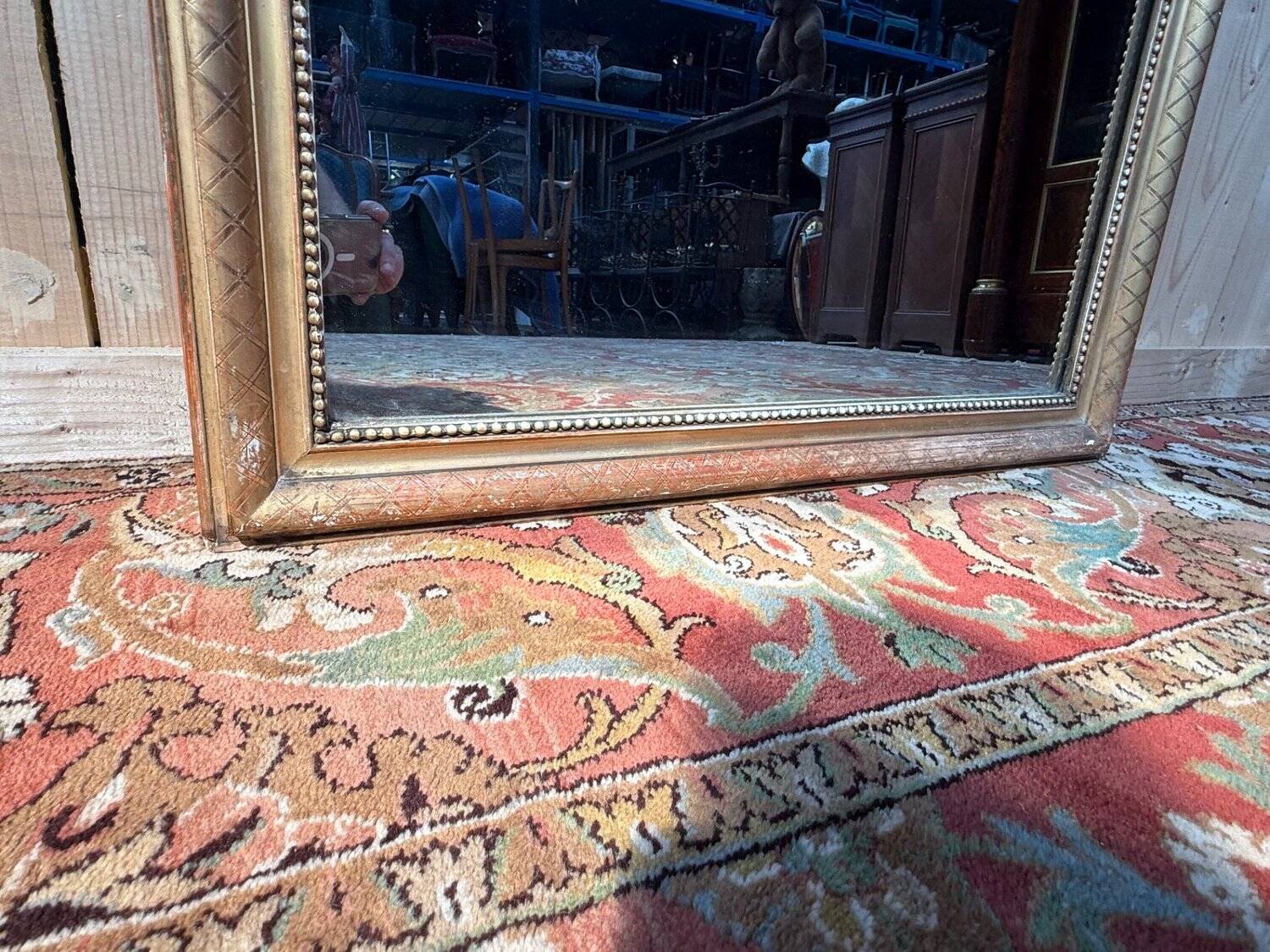 Mirror from the mid-19th century with a pediment — Louis-Philippe period — Gilded stucco wood