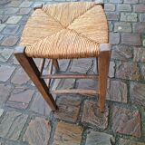 Low straw stool wooden structure