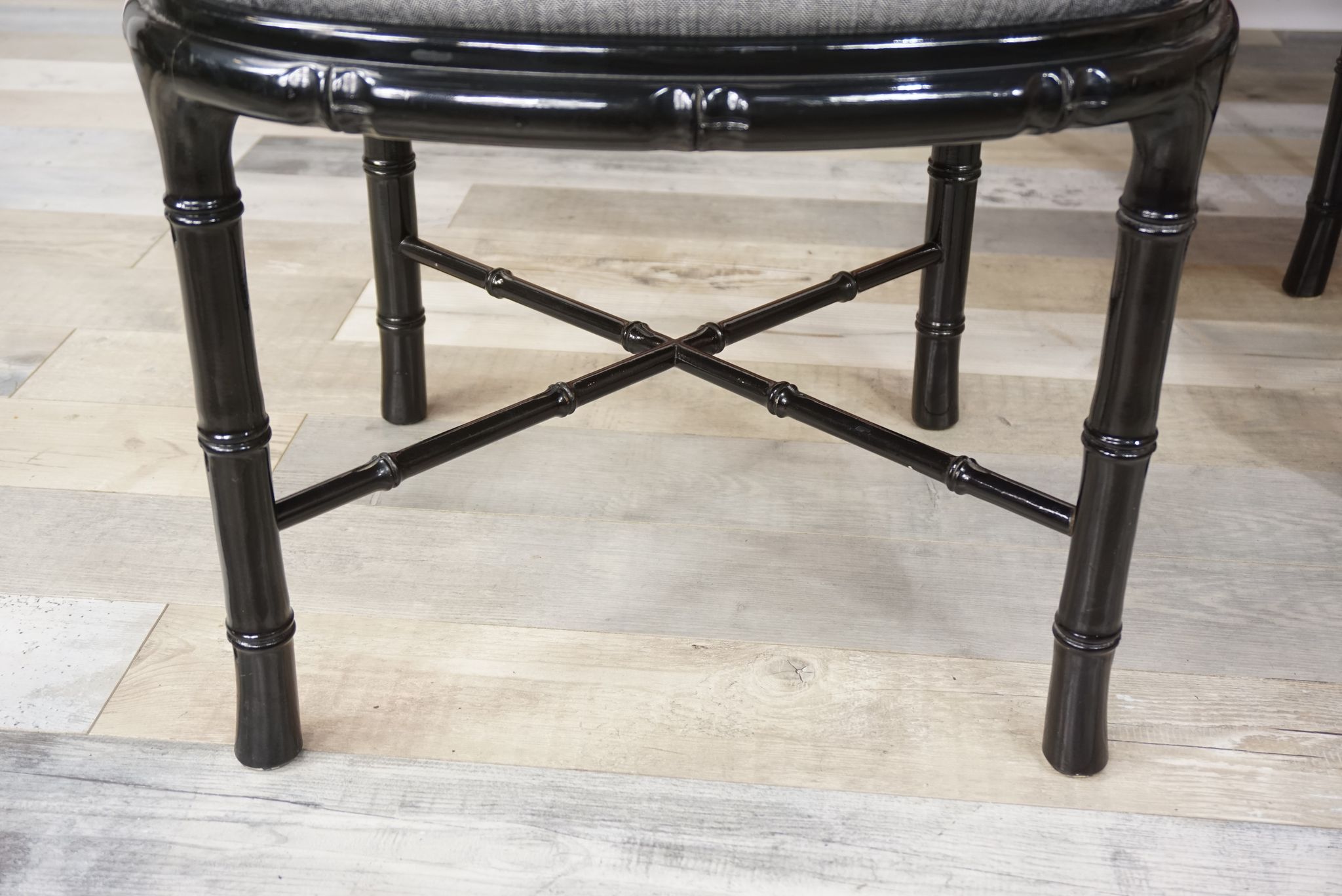 Lot of 4 Italian design chairs 70s - 80s in black laqué wood