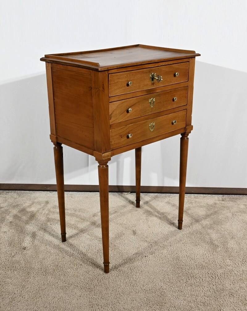 Small Living Room Table in Cherry and Walnut, Louis XVI Period – Late 18th Century