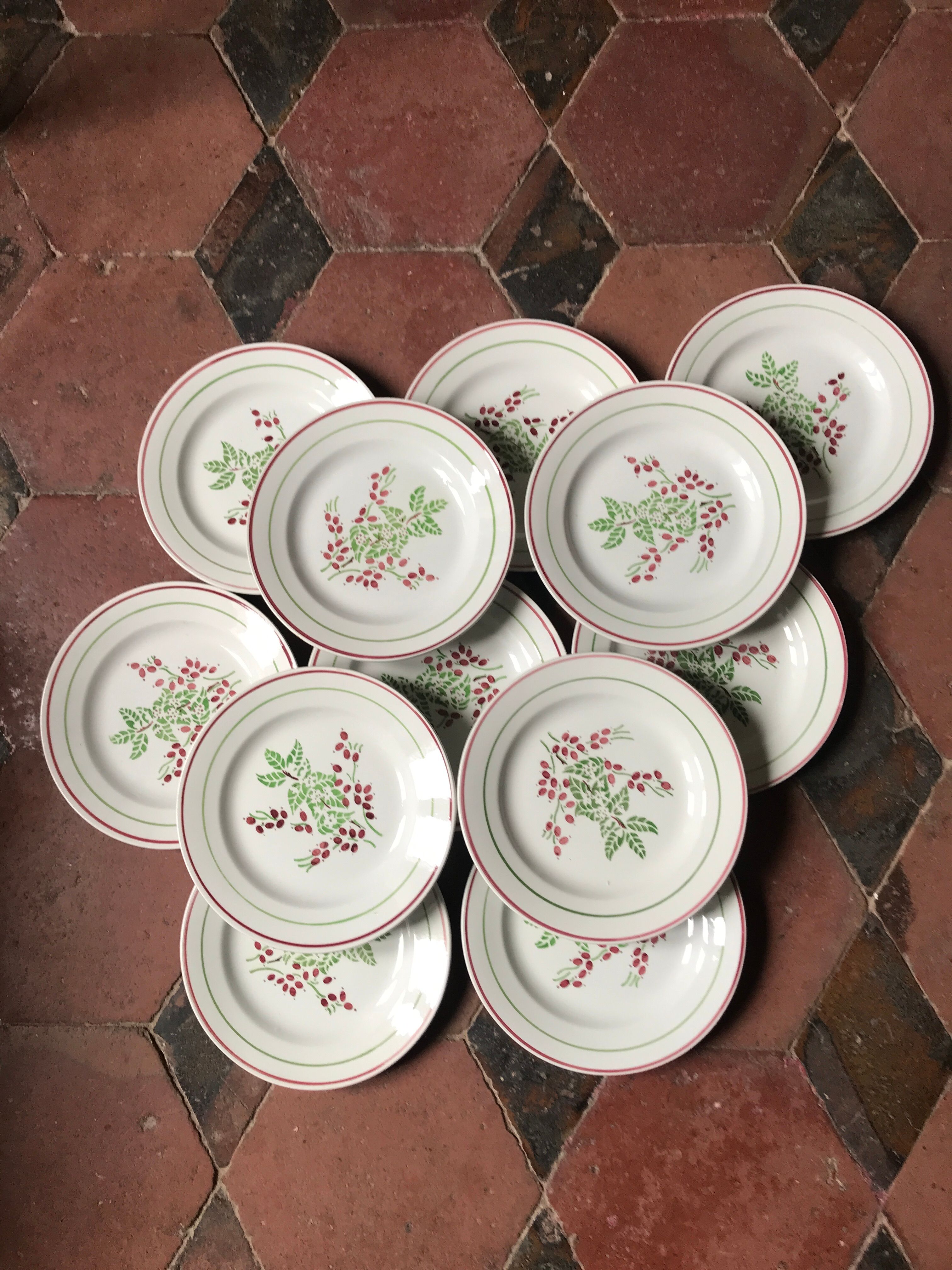 12 assiettes à dessert vintage