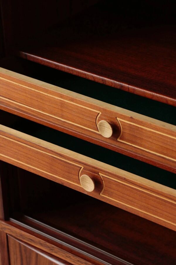 Buffet haut scandinave en palissandre – design E.W. Bach (années 60)