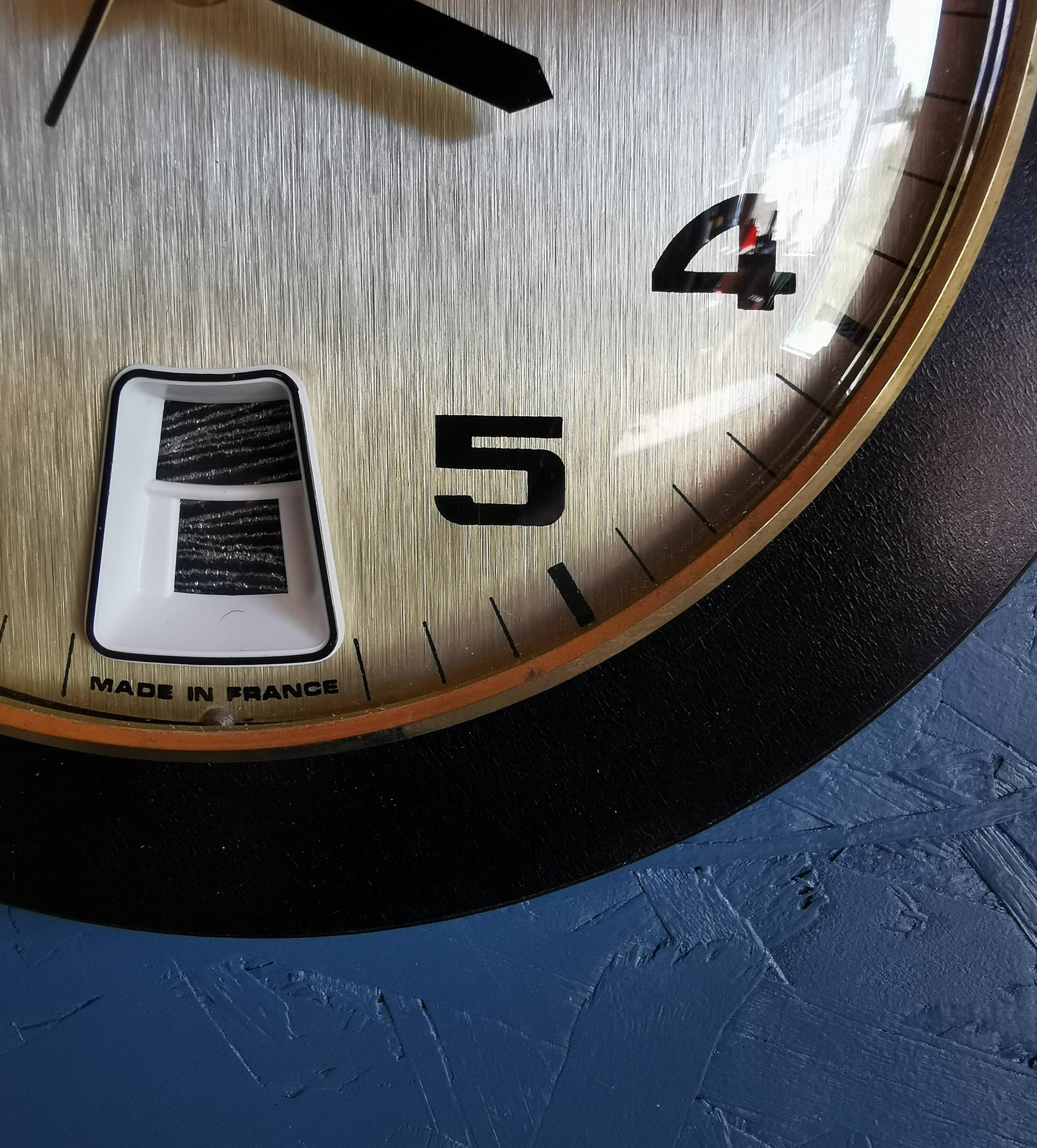 Vintage formica clock round silent wall clock "Bayard golden black"