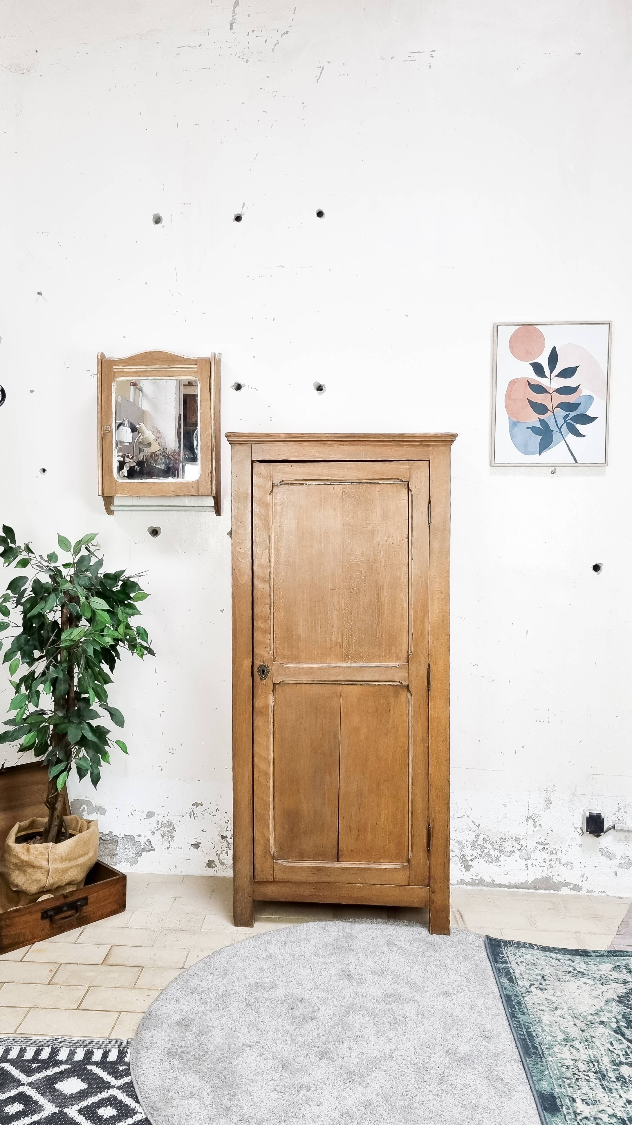 Antique bonnetière cabinet