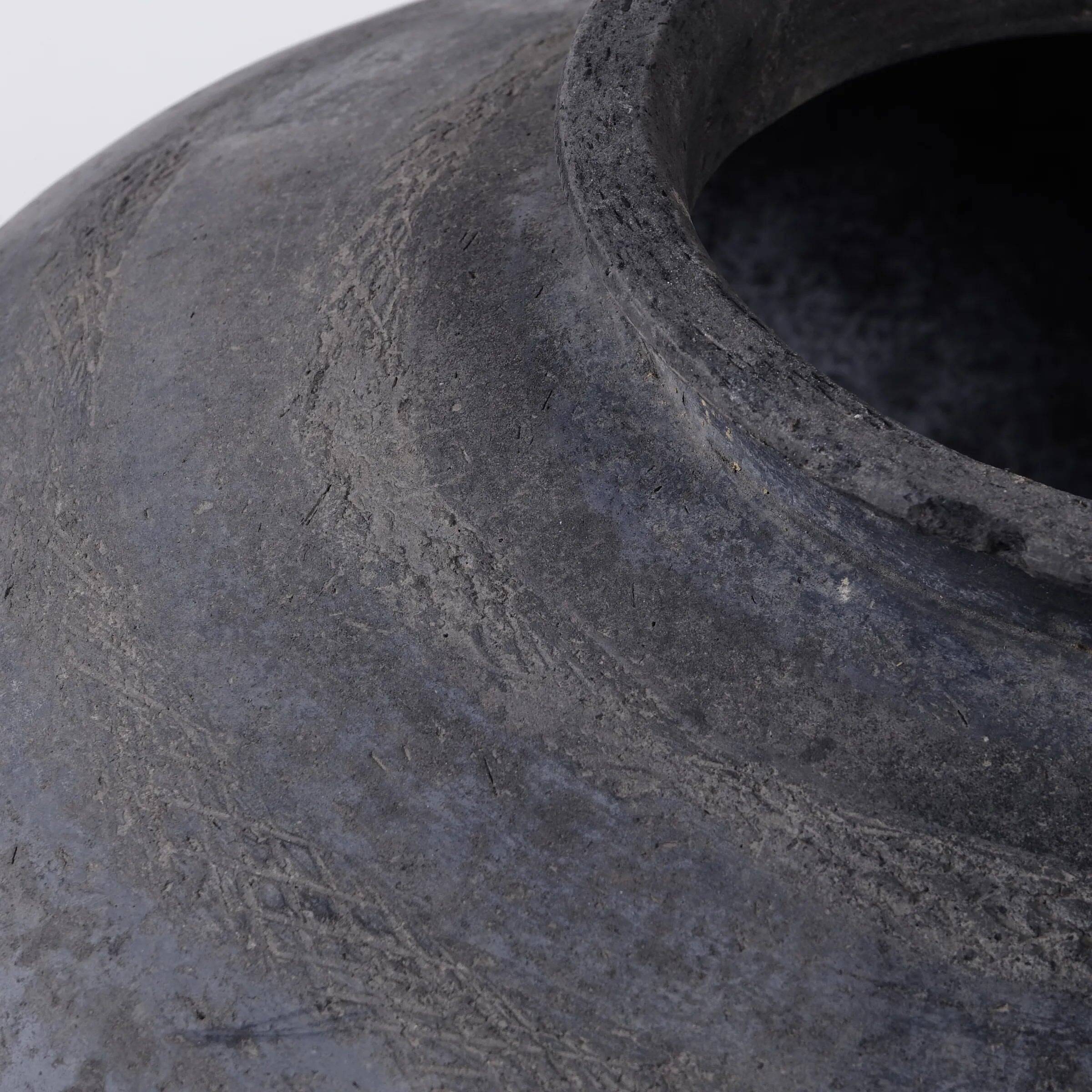 Paani - Indian terracotta jar no. 1