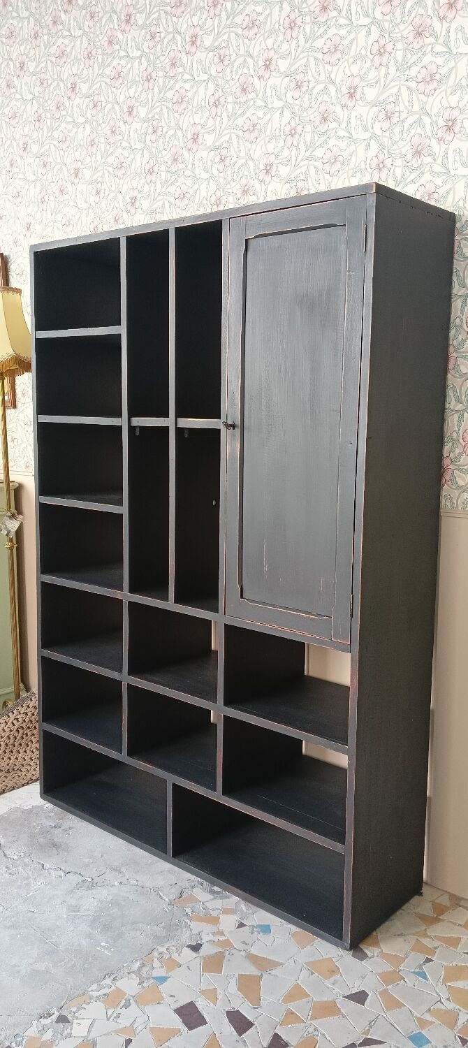 Cabinet with lockers