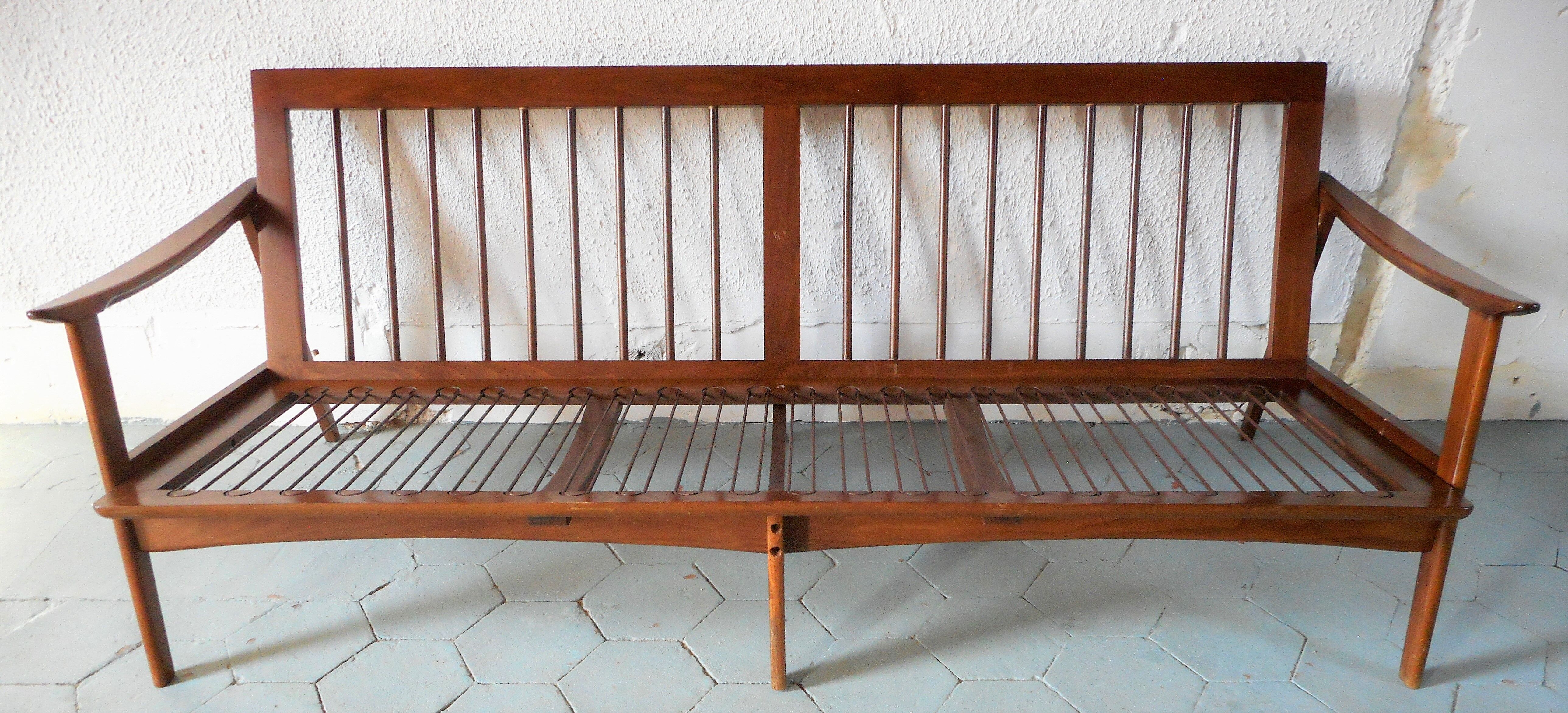 Scandinavian bench