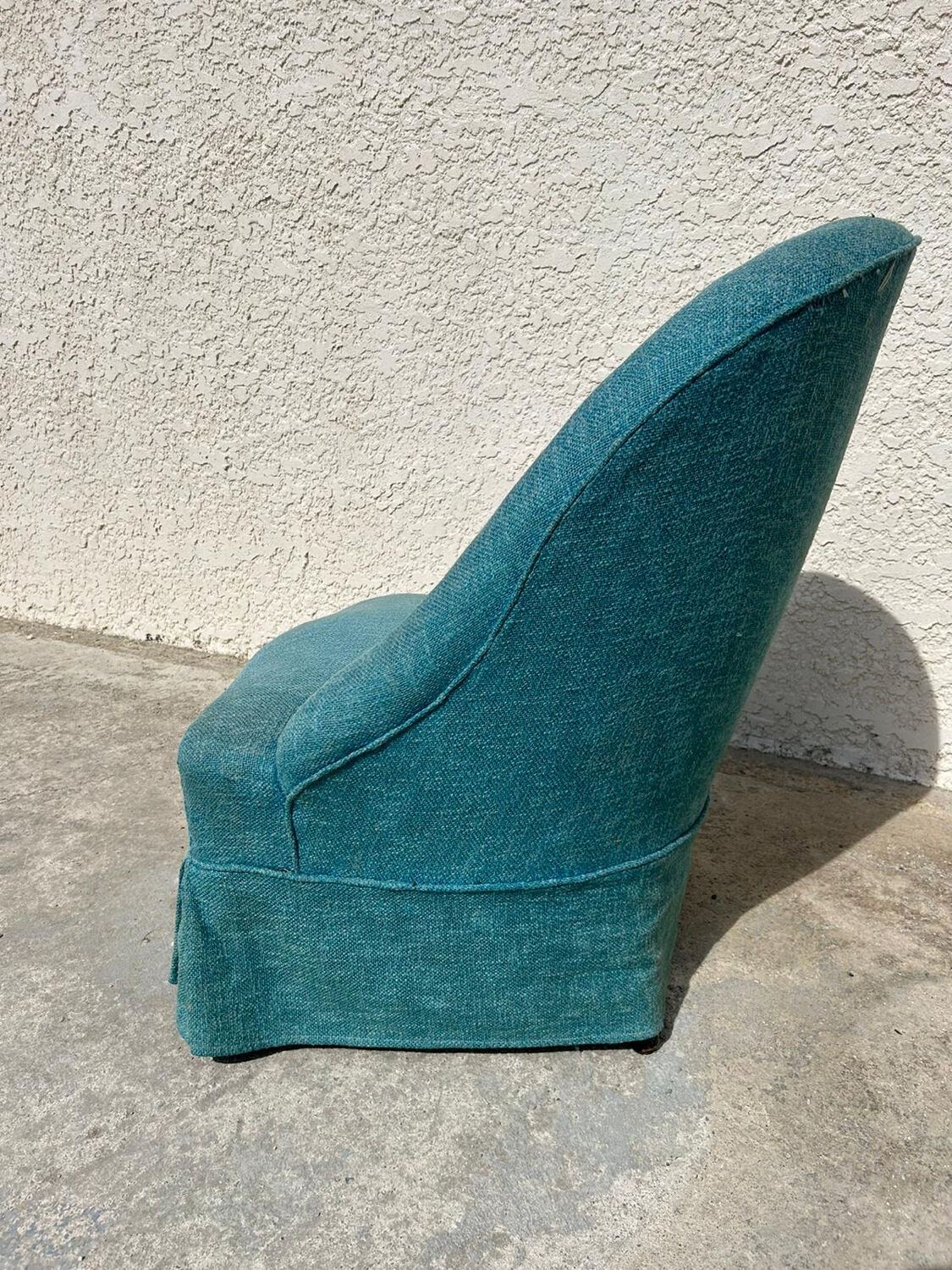Blue toad armchair