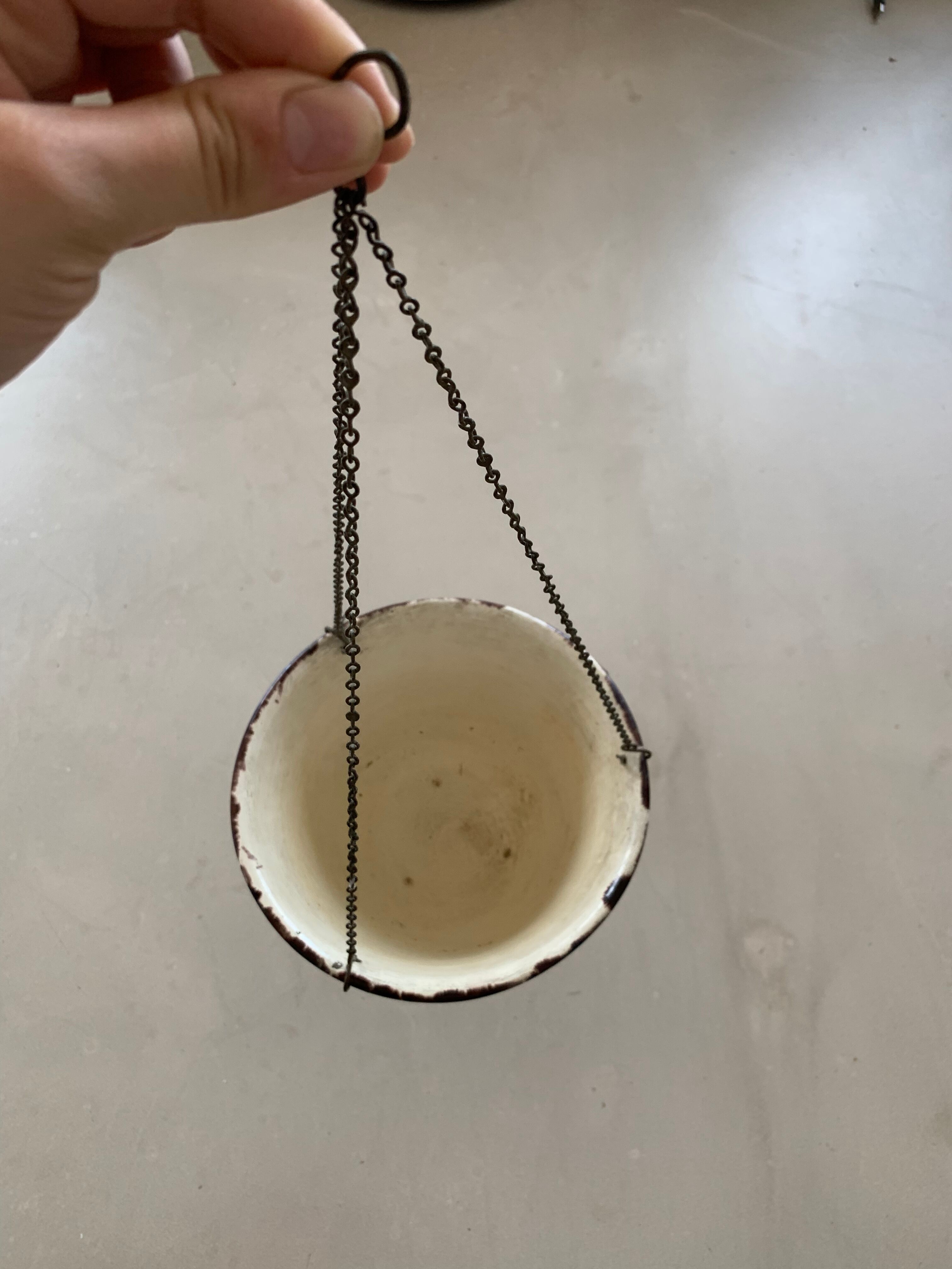 Ceramic plant holder