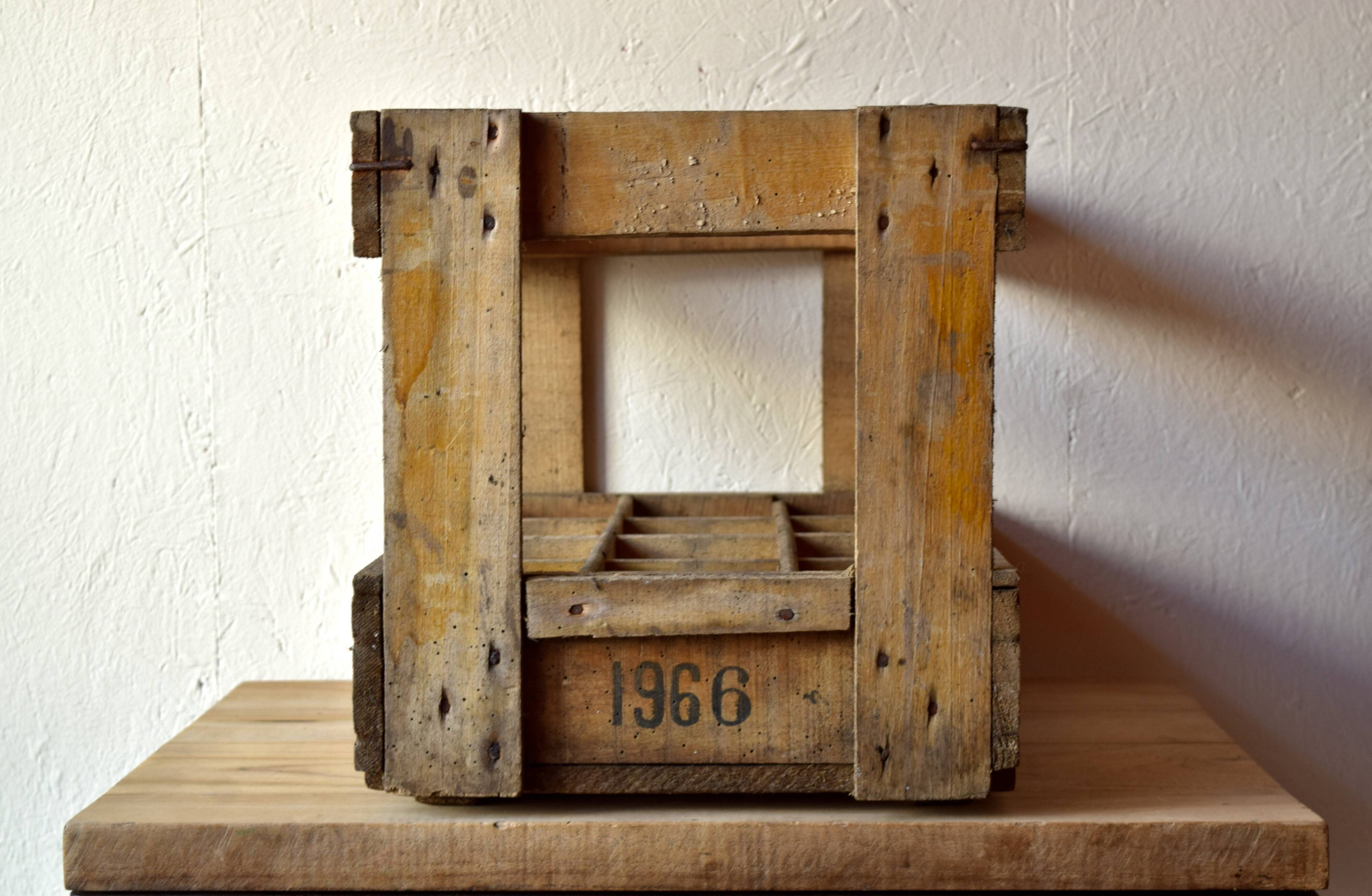 Old wooden rack for 12 bottles - Friko - Brasserie Frik - Belgium