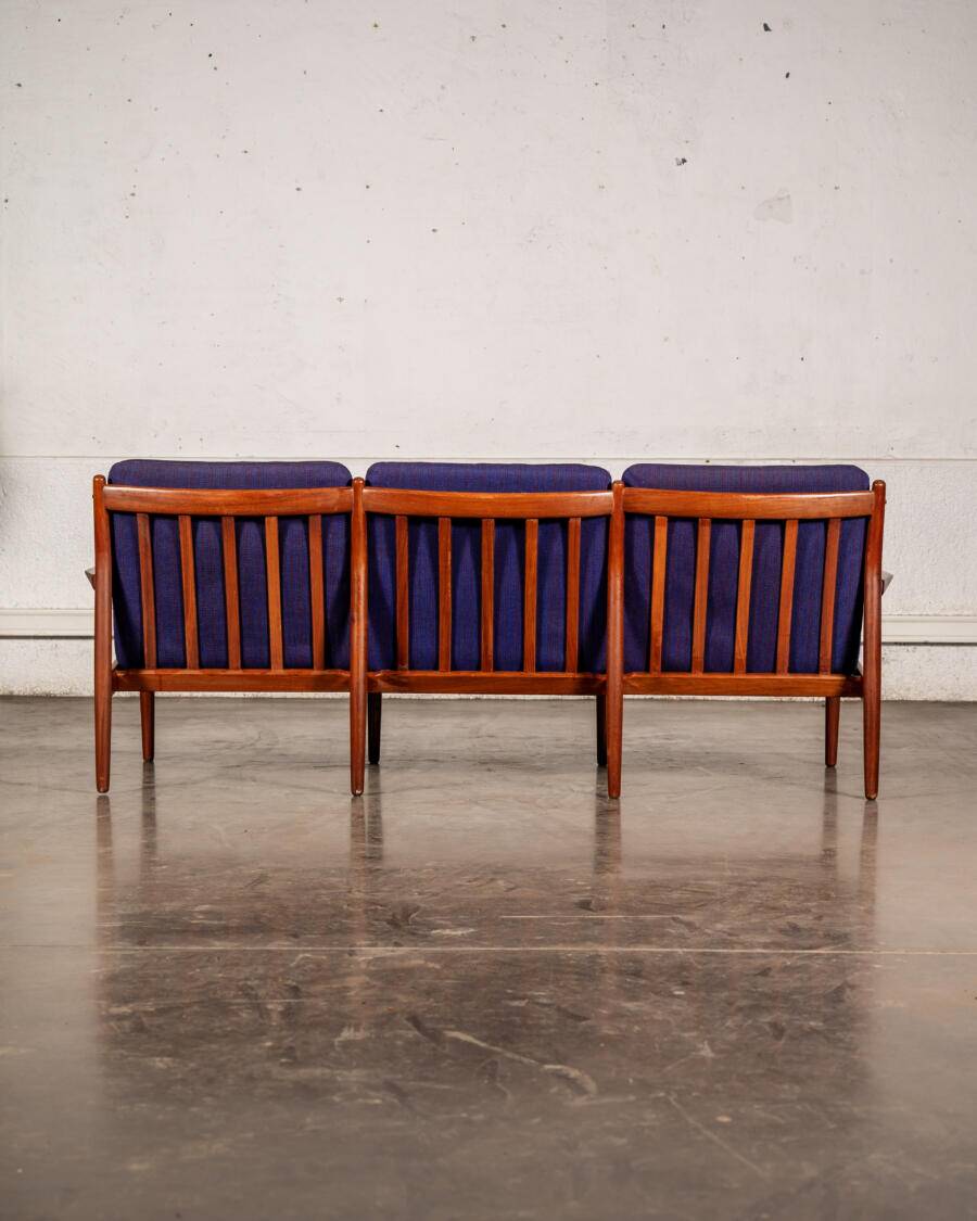 Three-seater sofa Arne Vodder