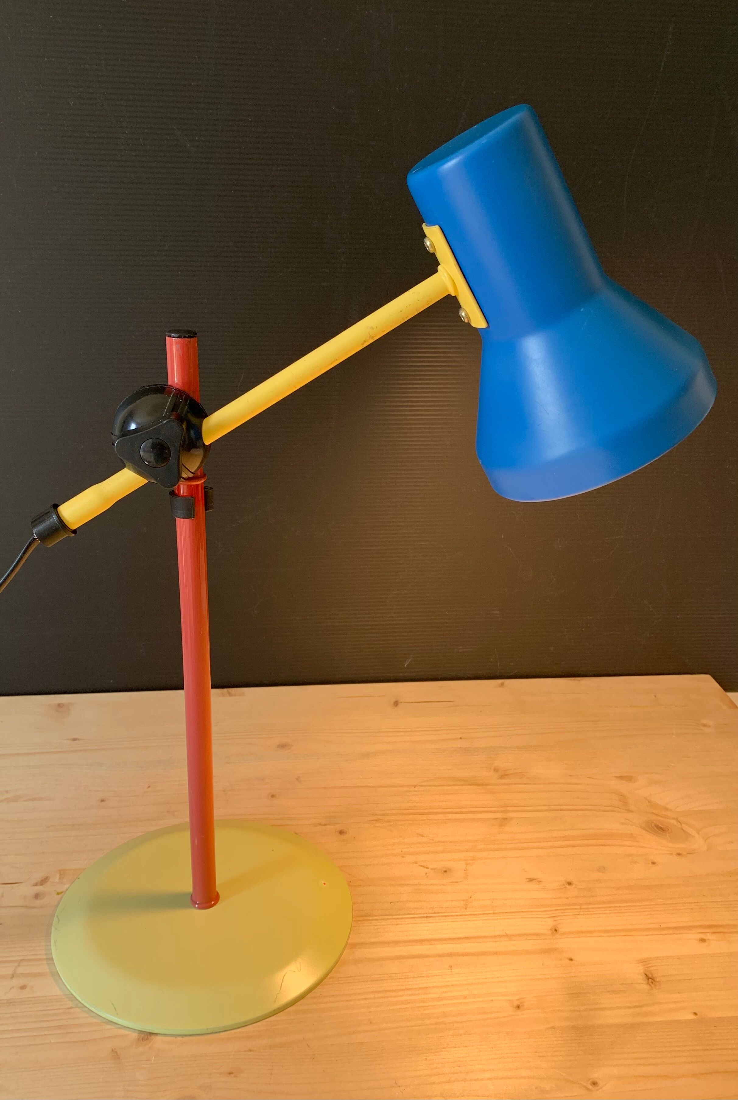 Multi-color lamp