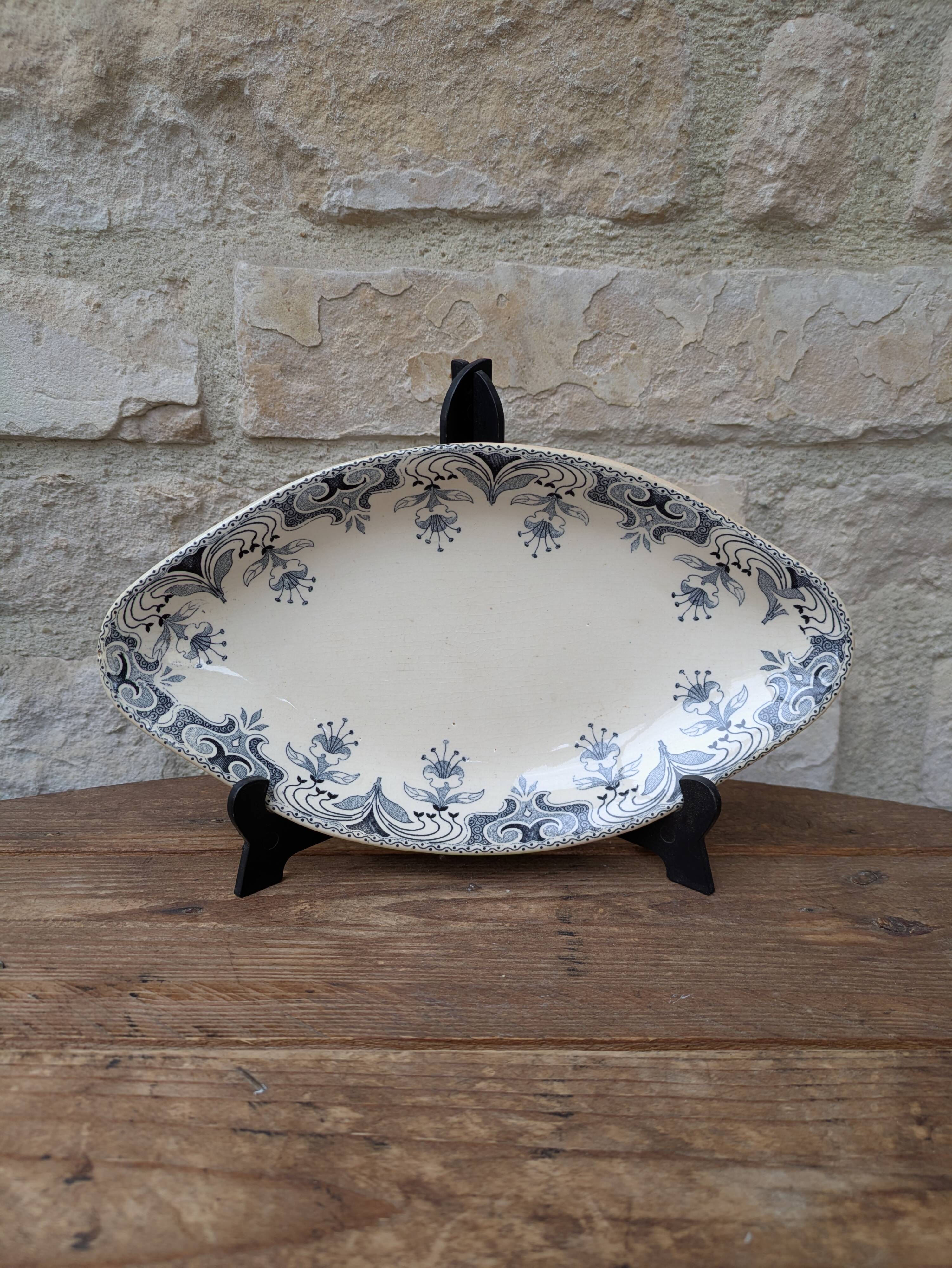 Ceramic dish with arabesque and flower decorations E. Bourgeois Terre de Fer