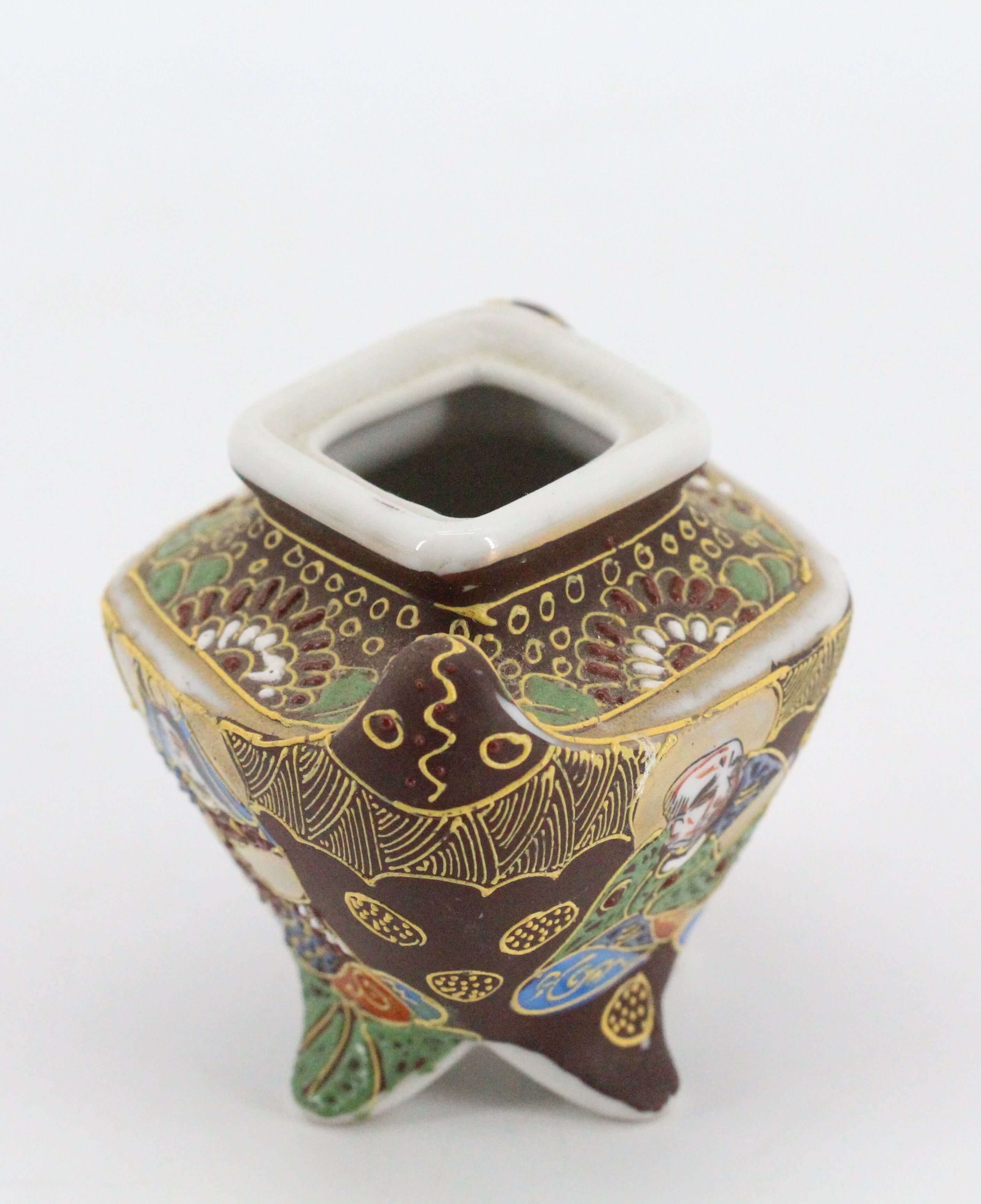 Ancient Japanese vase satsuma