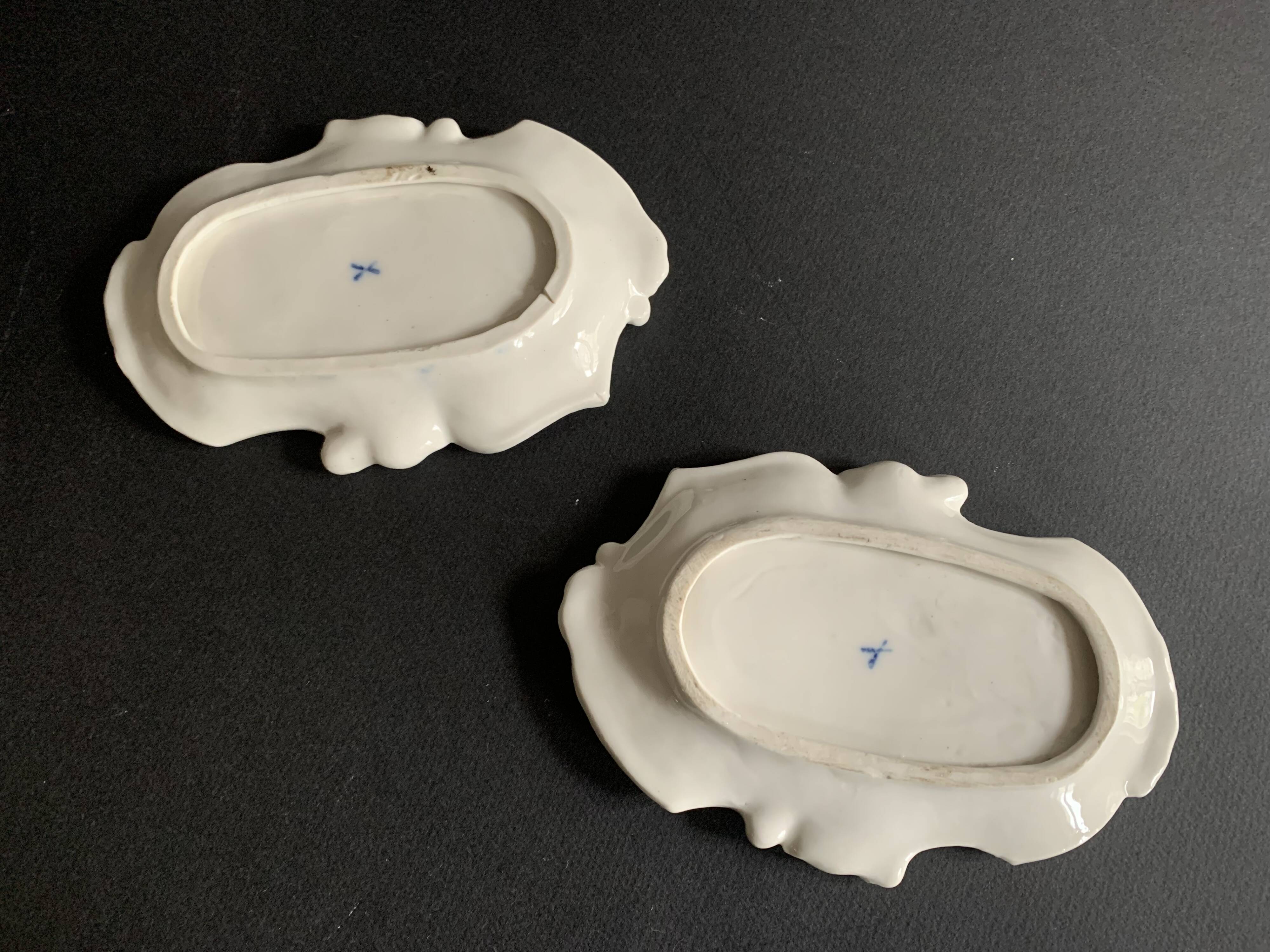 Meissen porcelain shell-shaped bowls, early 19th century, Germany