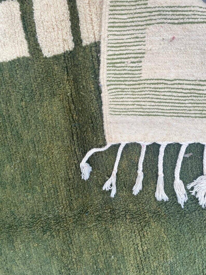 Traditional handwoven Berber rug size 2/3 m