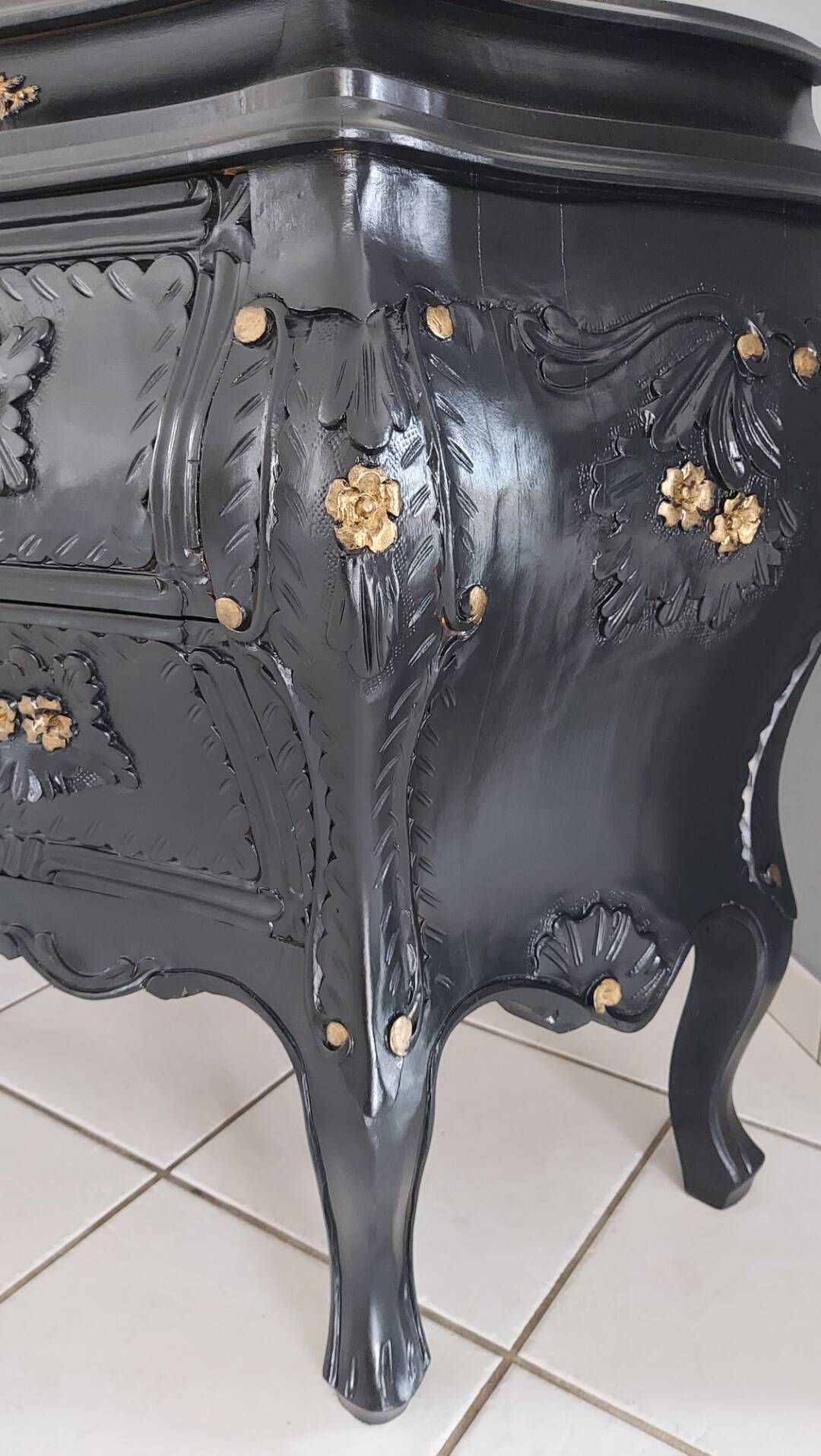 Louis xv style tomb chest of drawers