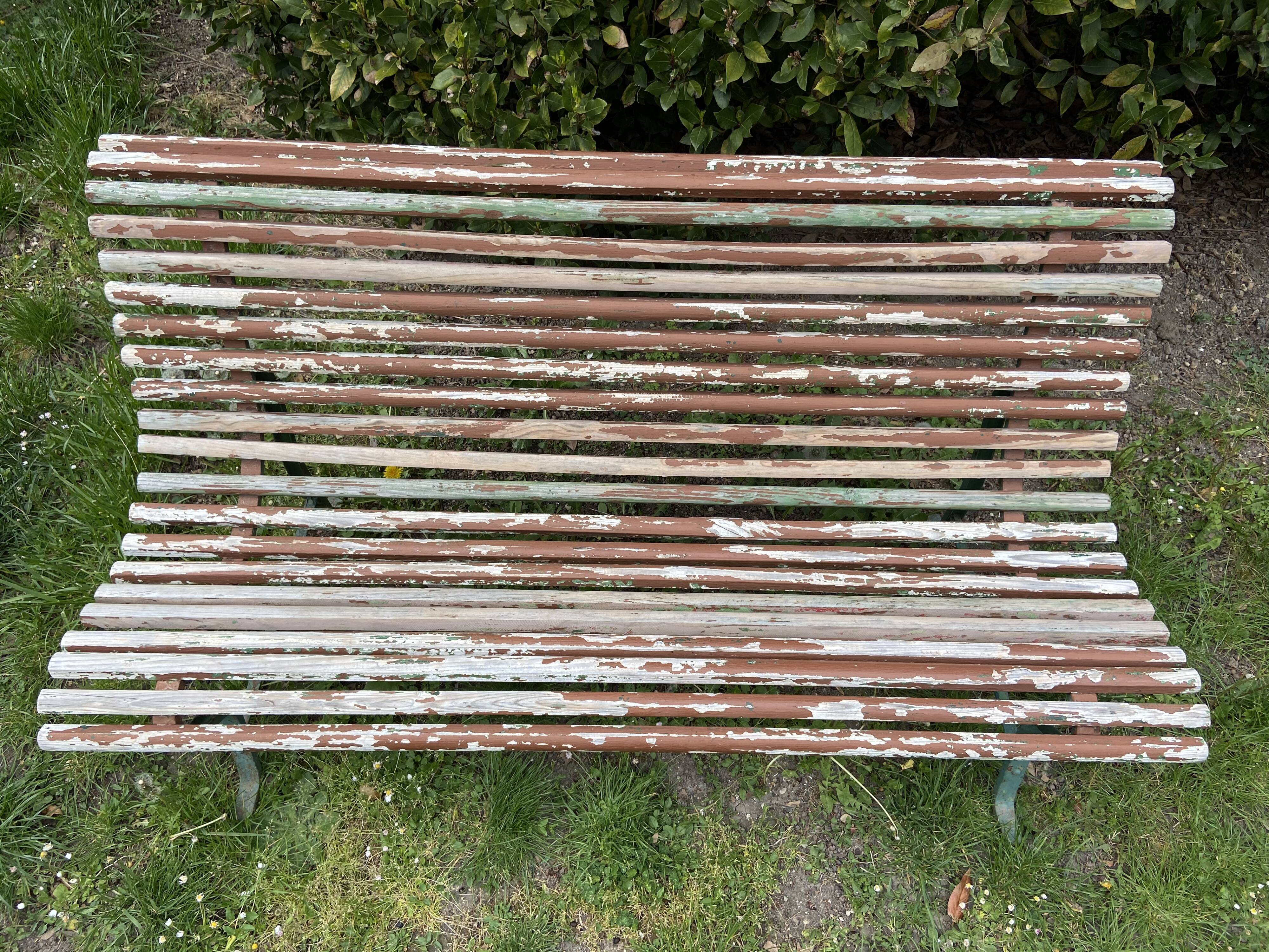 Banc de jardin parisien ancien en fer forgé et bois
