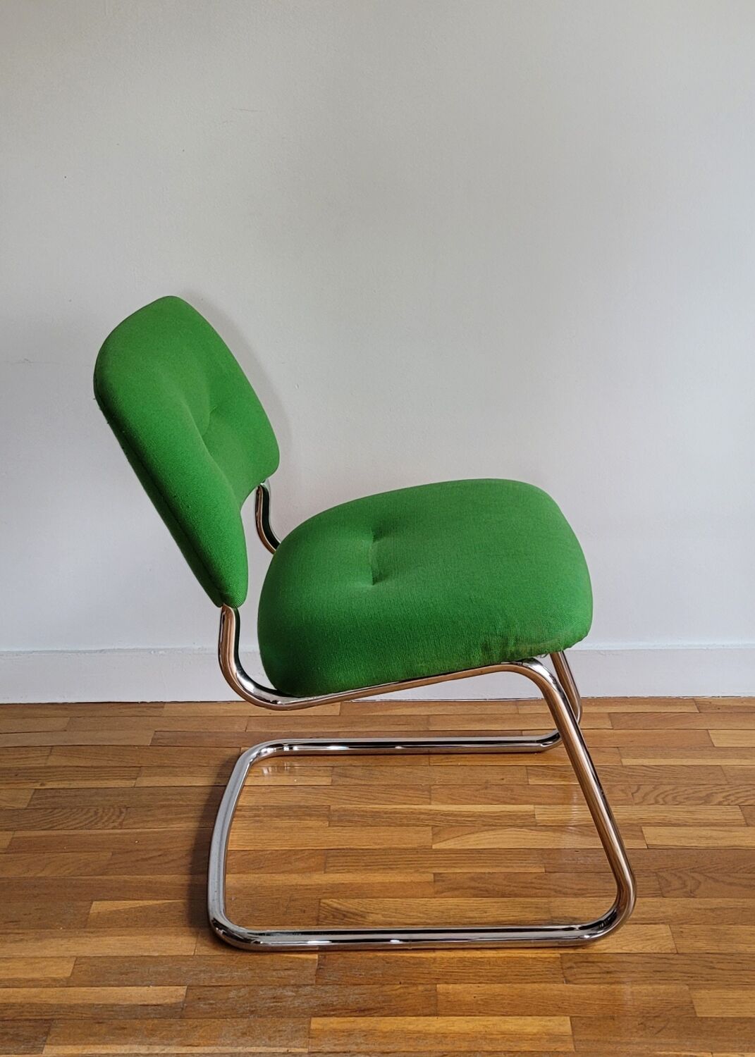 Vintage chair in wool and chromed metal
