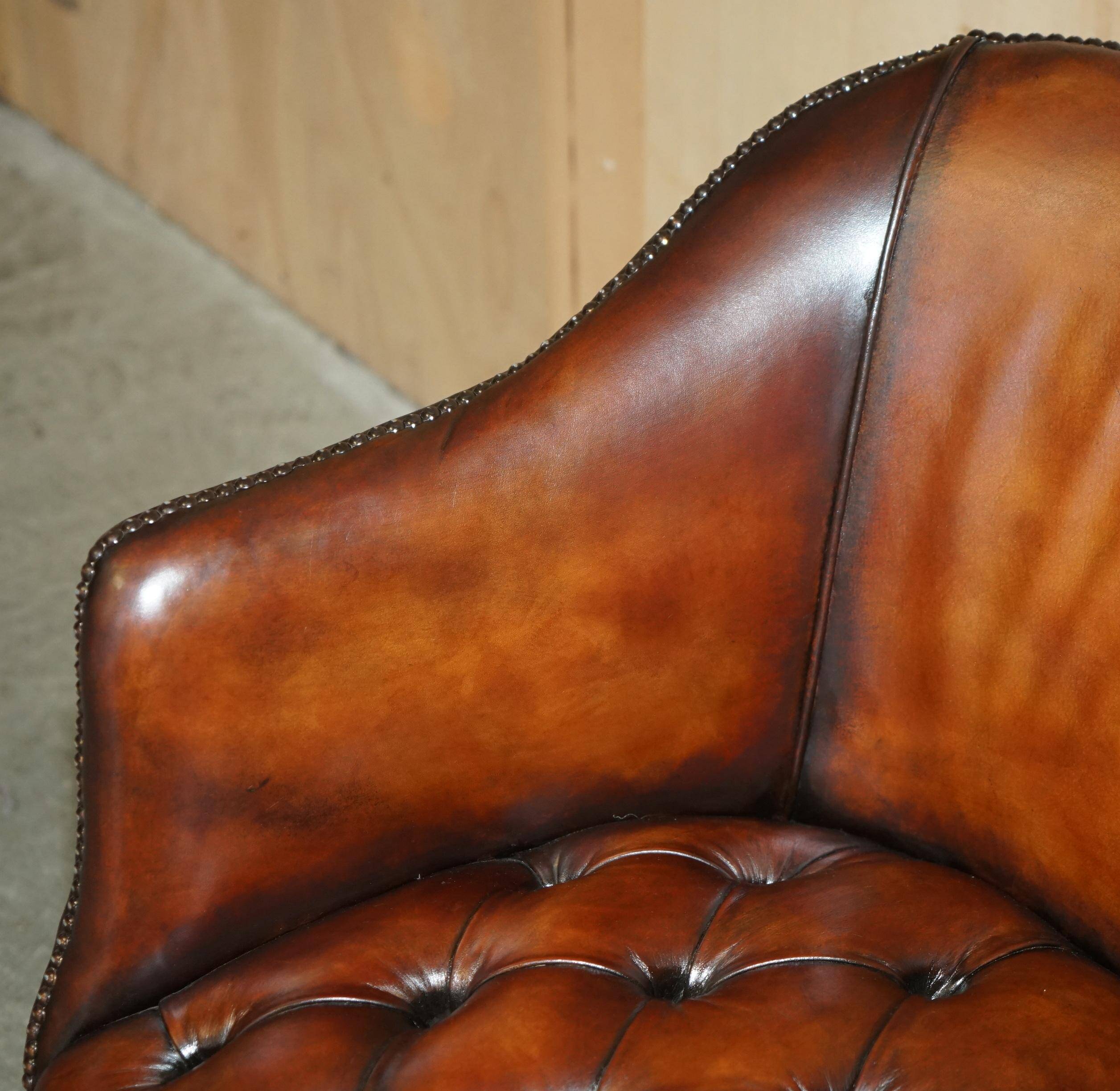 Fauteuil capitaine Chesterfield victorien restauré