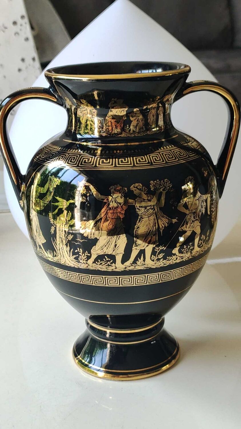 Vase Amphore Grec forme boule. Signé Kratimenos..scènes de vie mythologie Grecques , inclusions or 24 carats. Haut 21 cm