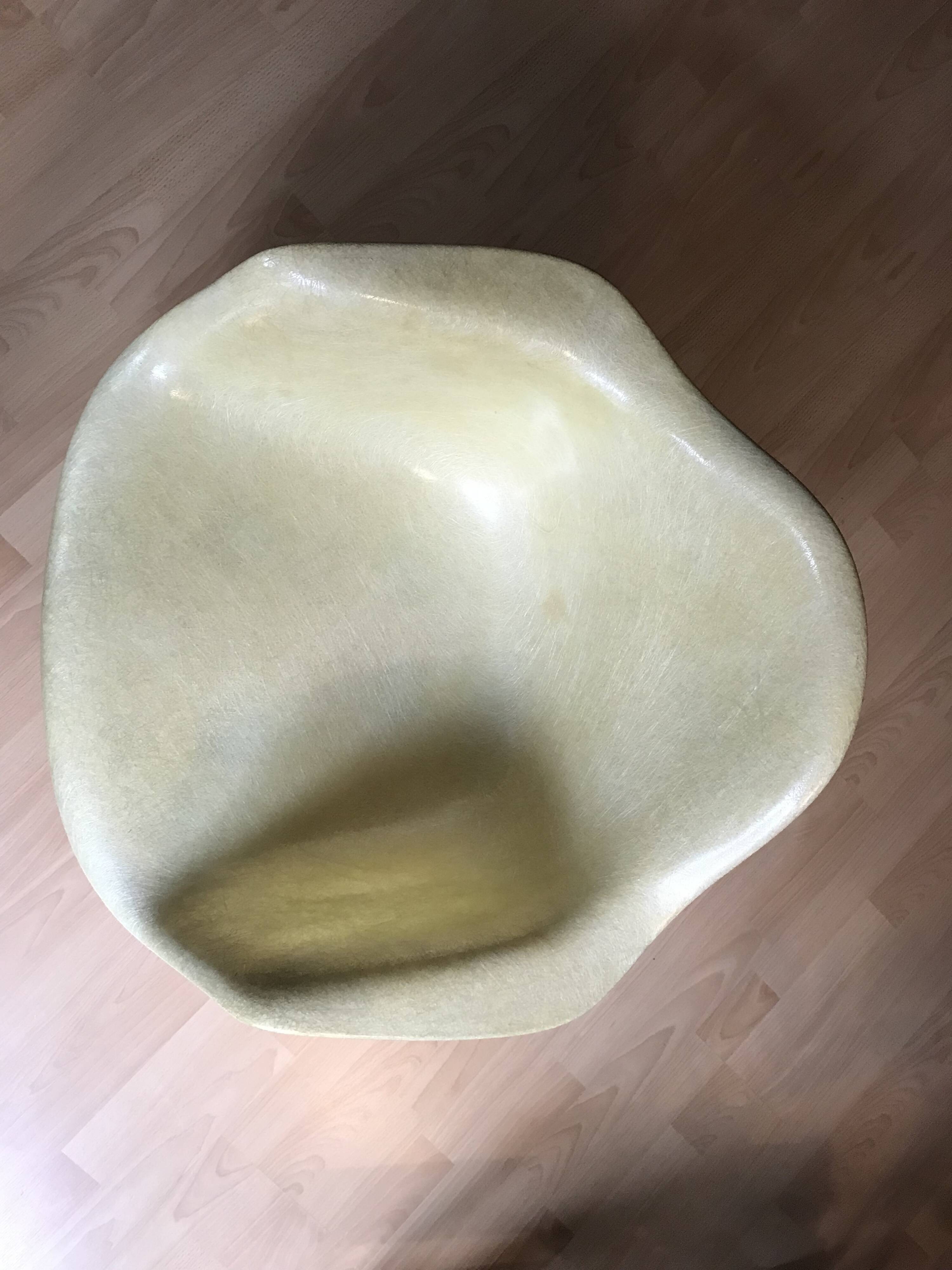 Armchair C&R Eames LAR