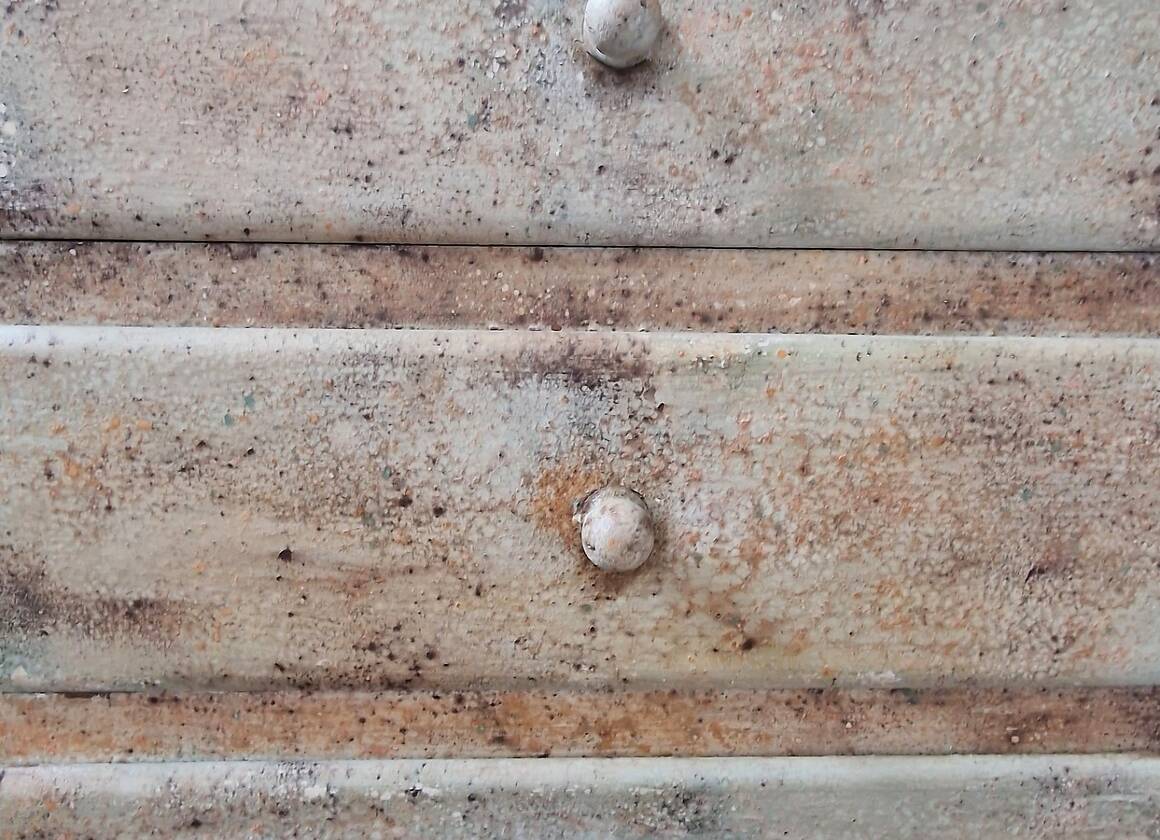 Small chest of drawers with pigments