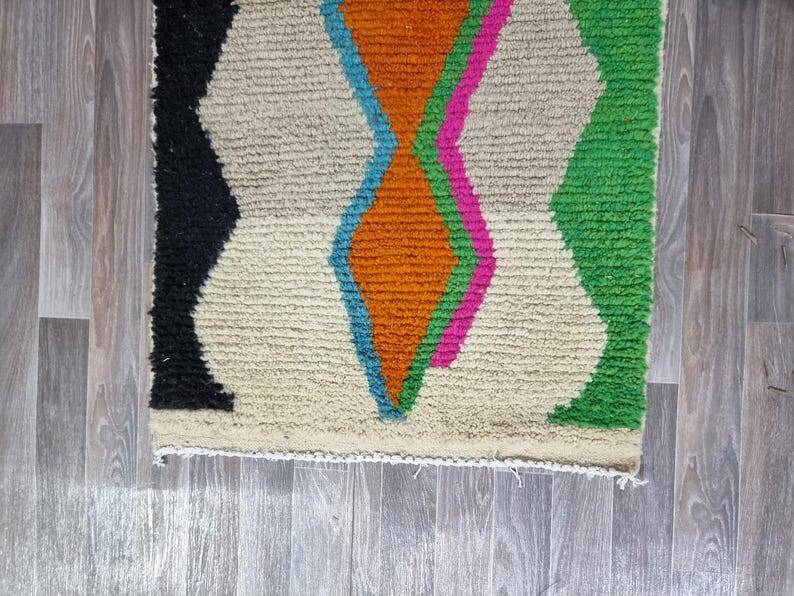 Handmade natural wool rug, size 100 x 200 cm