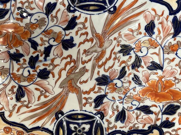 Chine, plat chantourné porcelaine polychrome Imari XXème