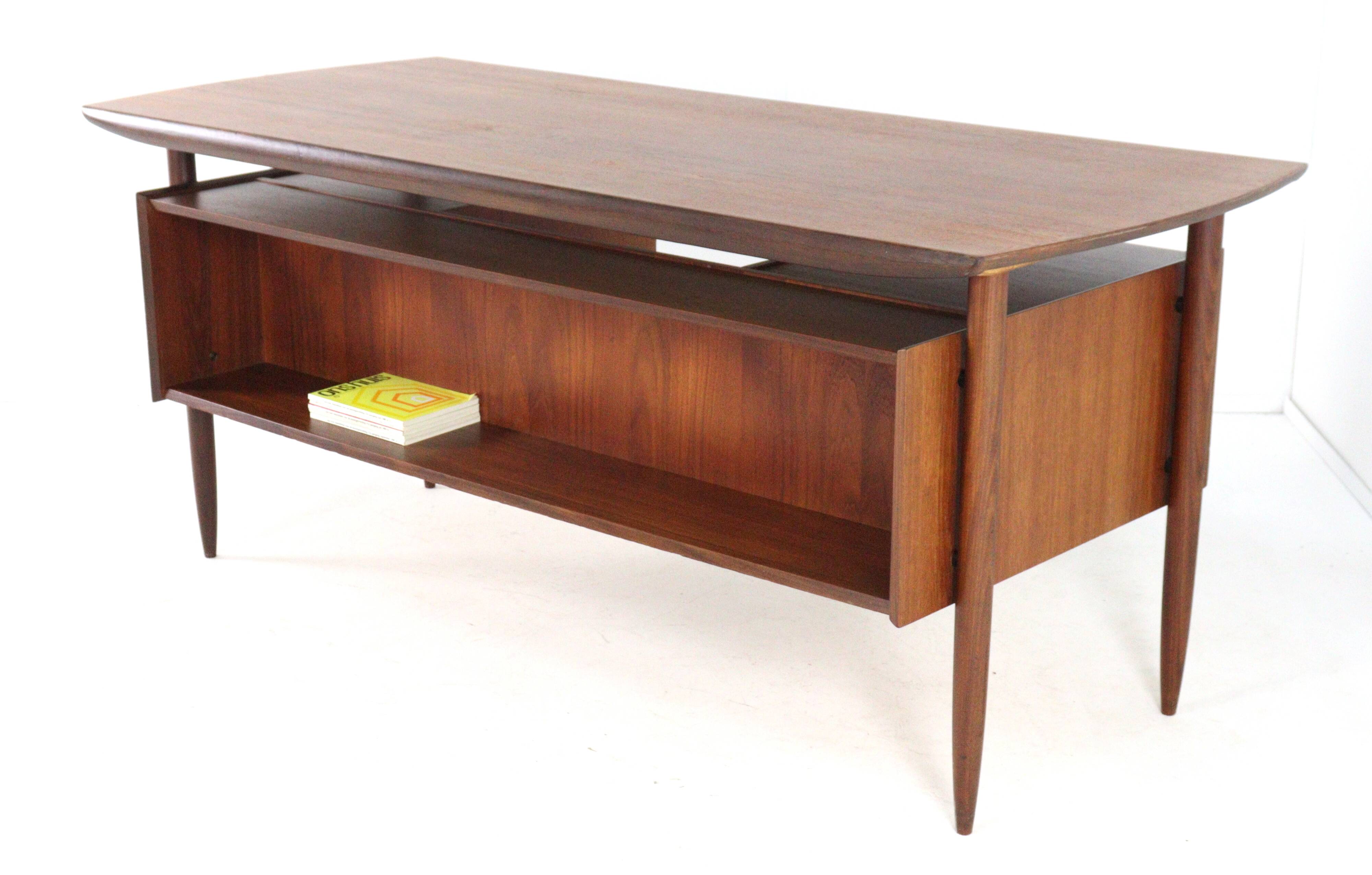 Hulmefa Pro-Pos executive desk - dutch mid century modern design in teak
