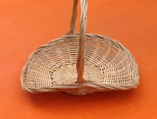 Butterfly basket centerpiece fruit / vegetable basket woven wicker