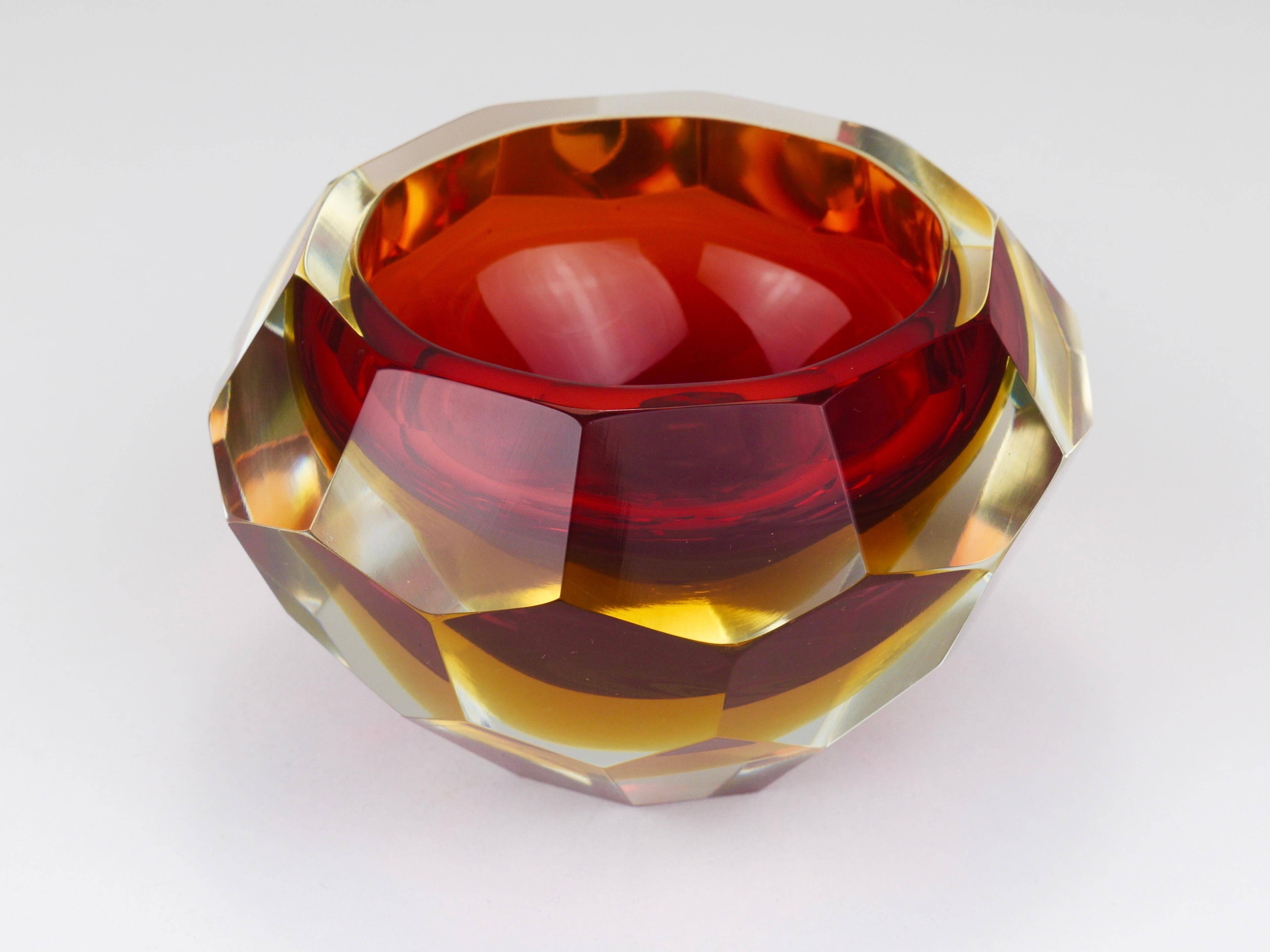 Mandruzzato Sommerso Bol Facetté en Verre Murano pour Caviar, Italie, 1960s