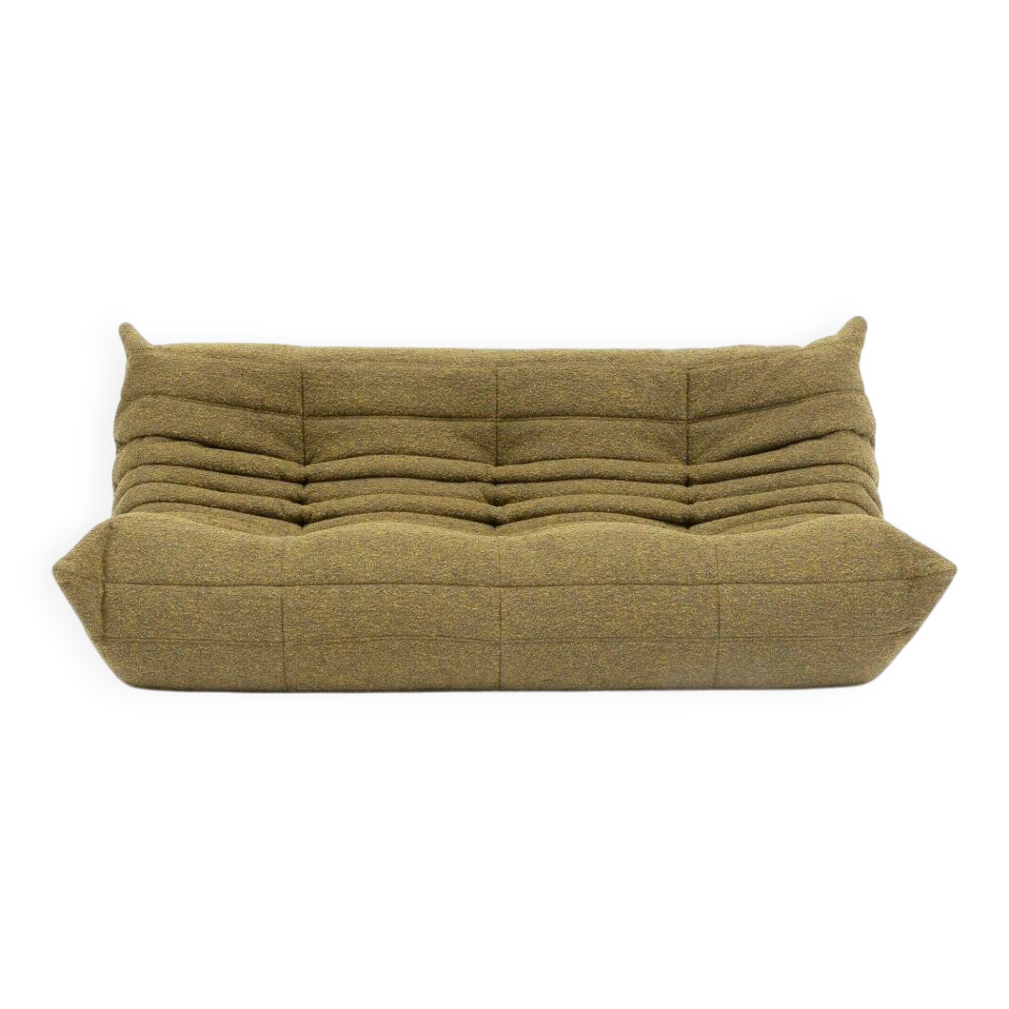 Canapé trois places Togo en bouclé olive par Michel Ducaroy pour Ligne Roset