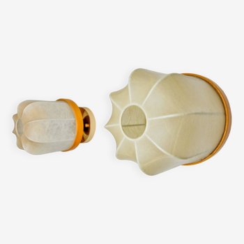 Pair of "cocoon" wall lights, polymer and pine, Italy, 1970