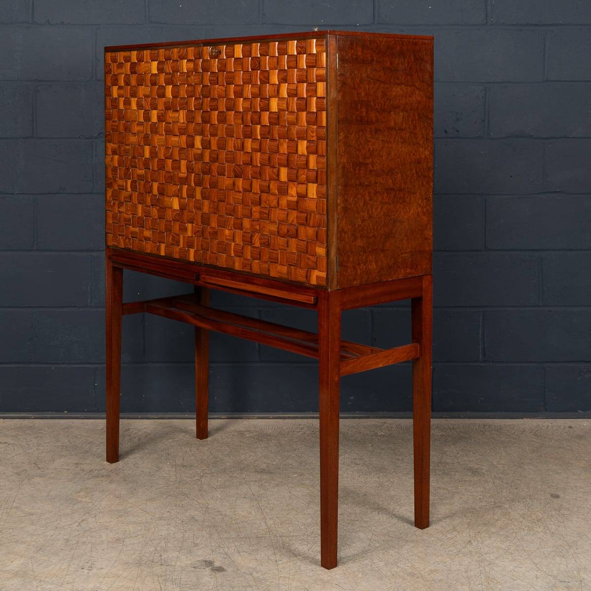 Vintage 20thc italian dry bar cabinet with 'woven' front decor on stand