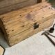 Malle ancienne rénovée en bois