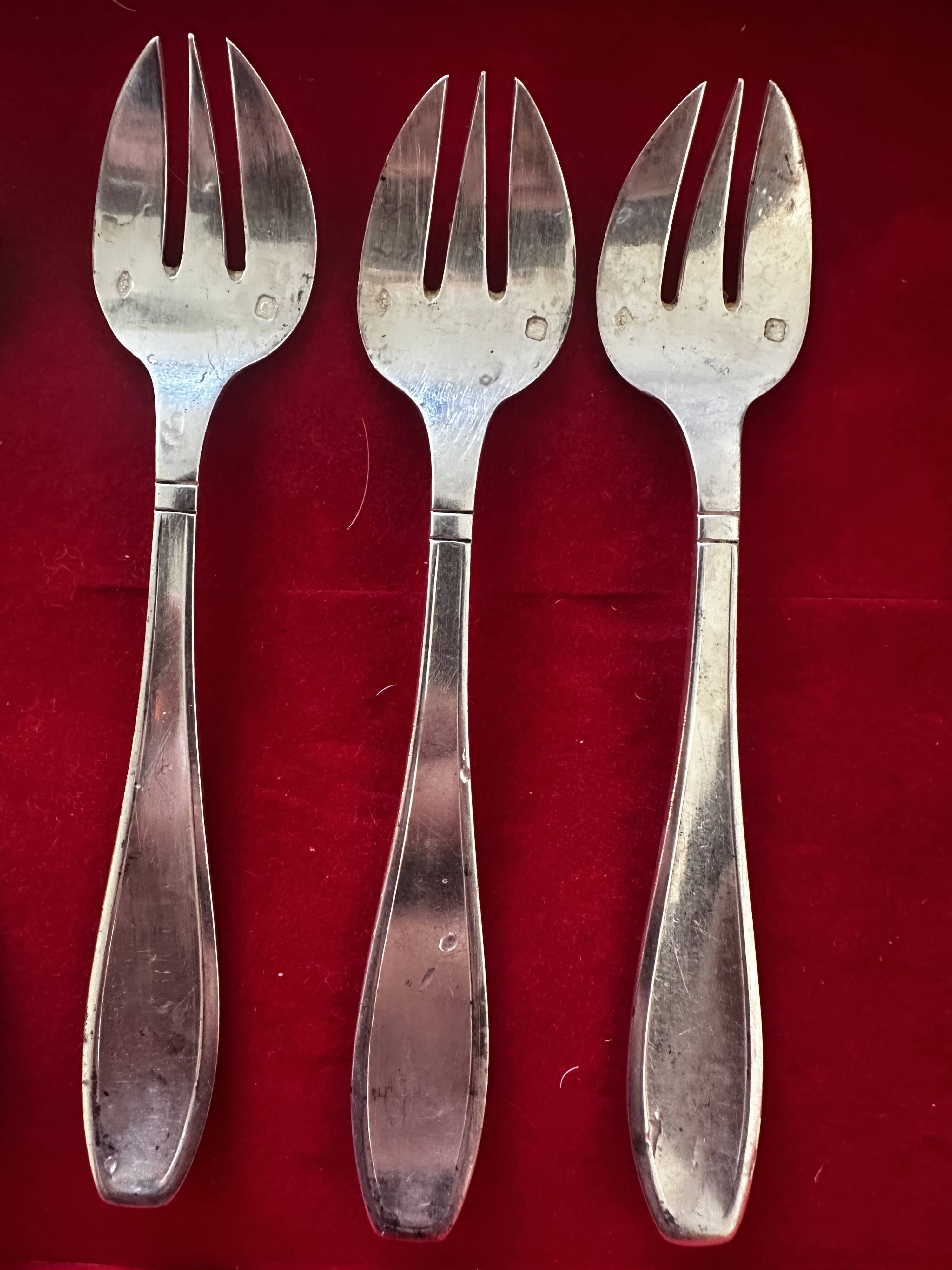 6 Oyster forks, Art Deco period 1930 - solid silver, initials YD