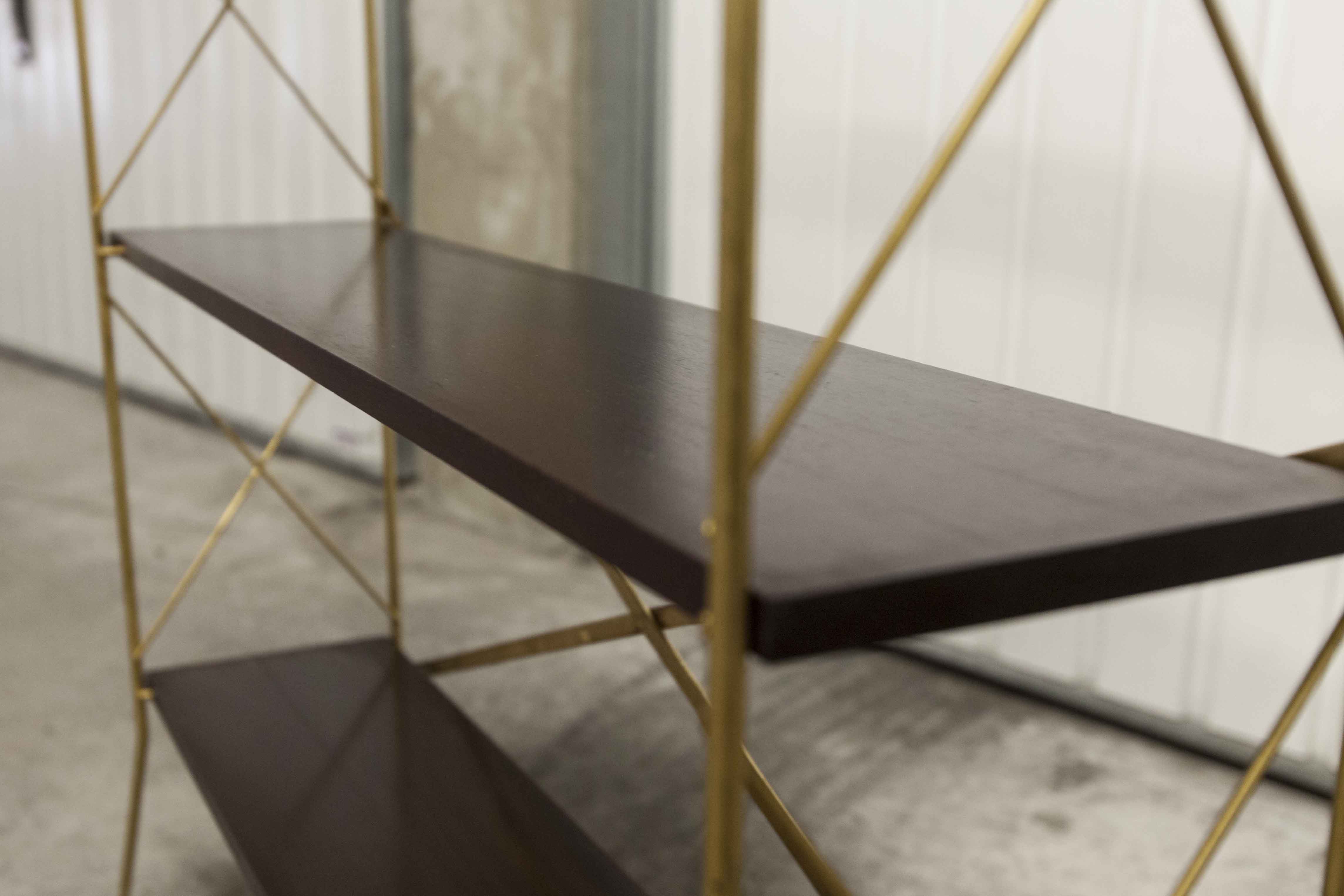 Thong shelf on foot L78.5